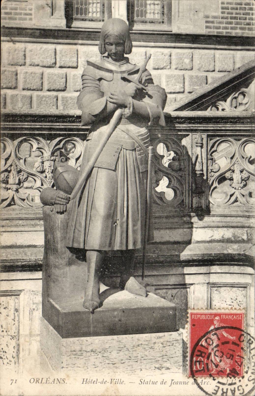 Orleans CPA Town hall Statue of Jeanne of arc