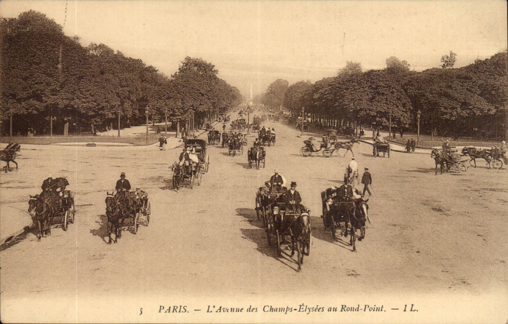 Paris CPA Which occurred of the Champs Elysees to the round not