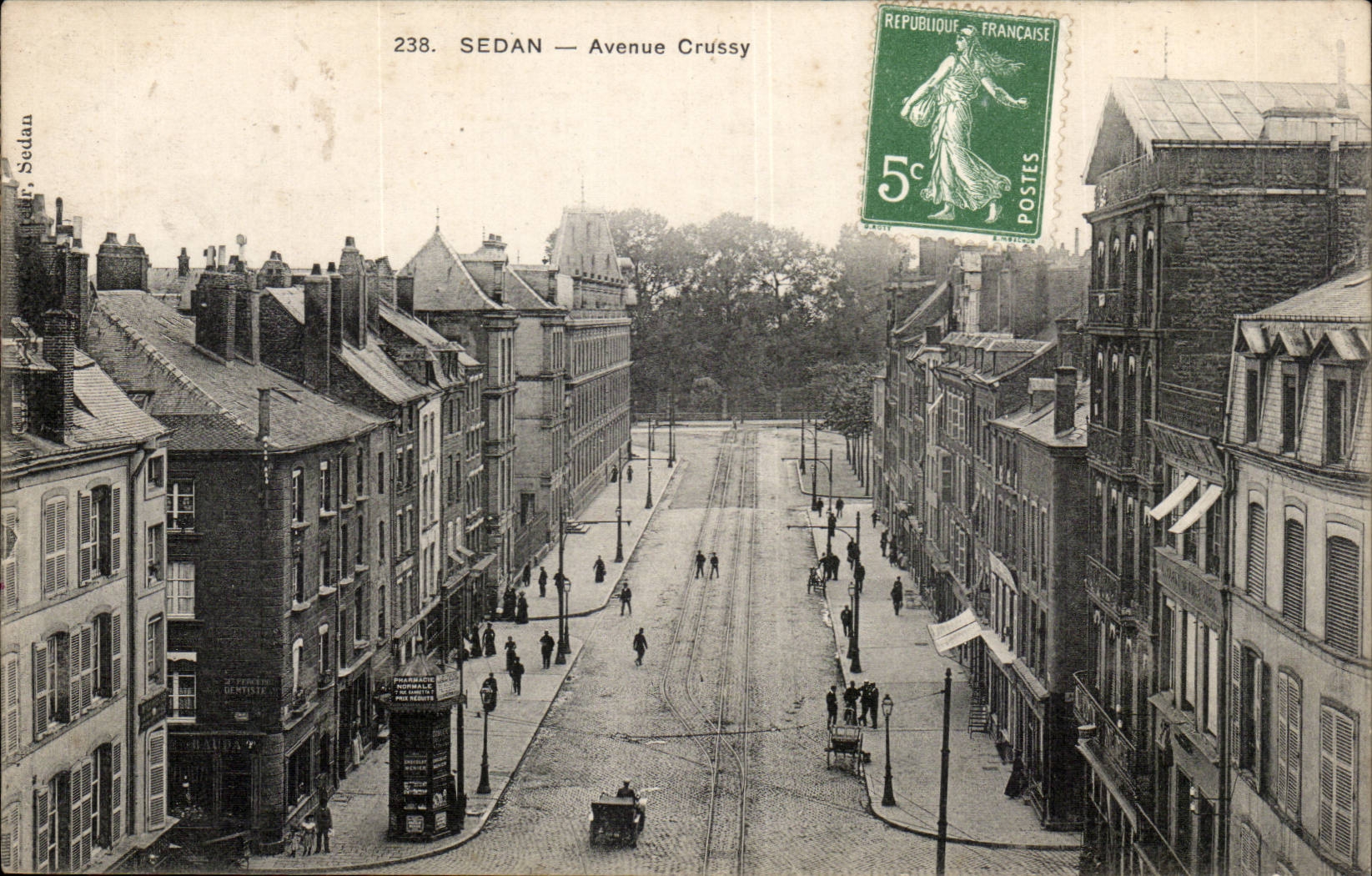 Sedan - Crussy Avenue -- CPA