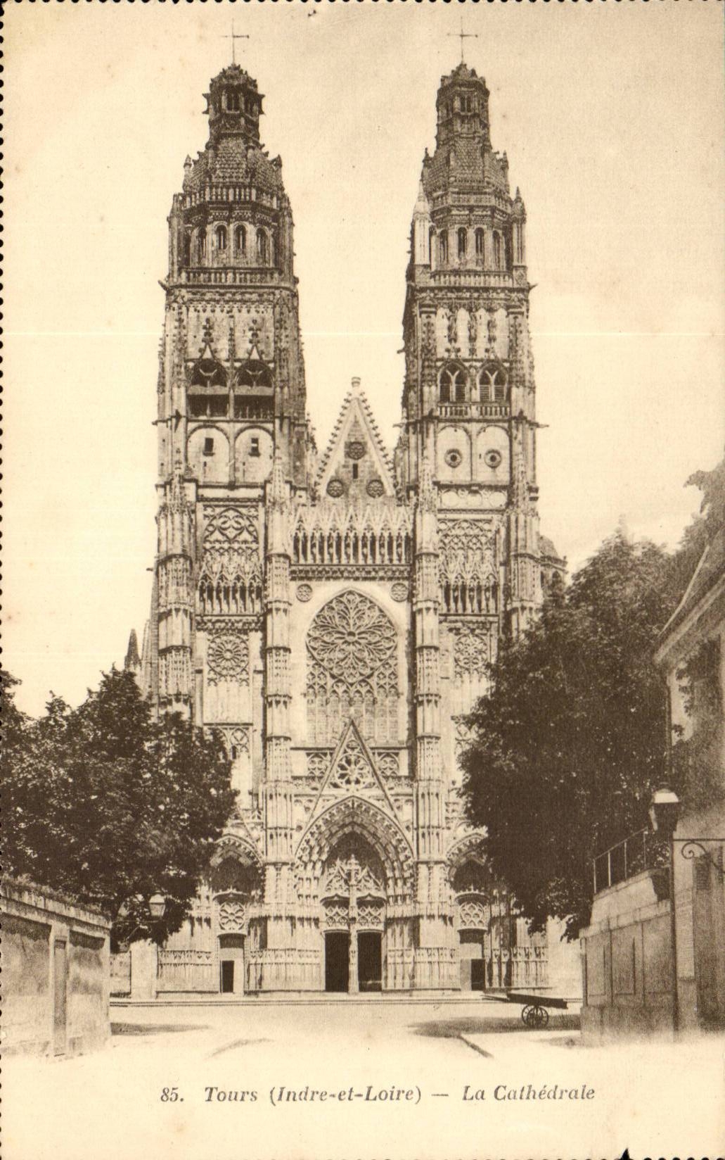 Tours - La Cathedrale - CPA 