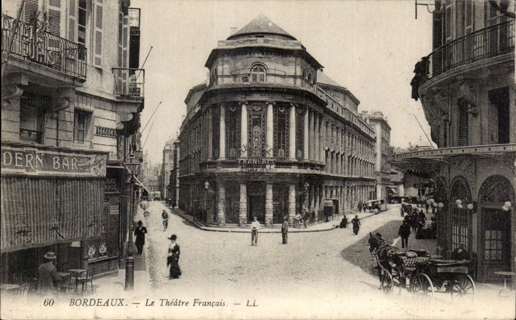 Bordeaux - Thetre French - horse strolling woman with parasol - CPA