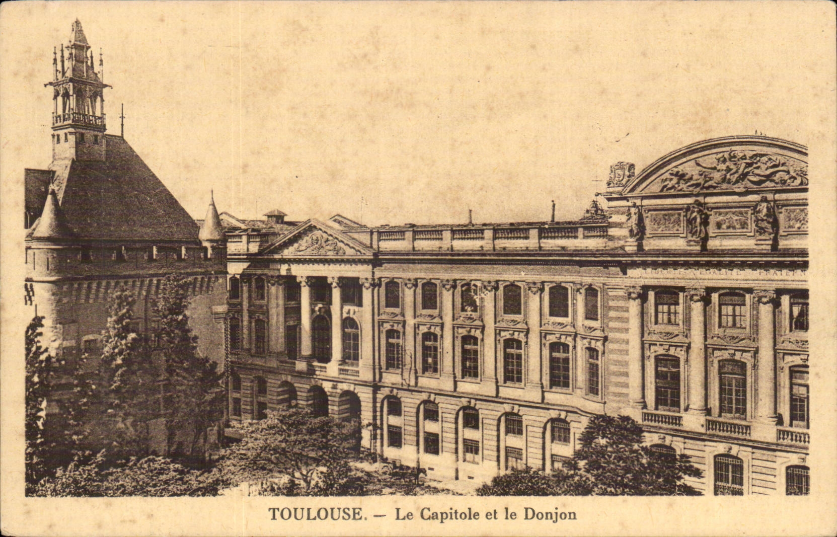 Toulouse CPA Le capitole et le Donjon 