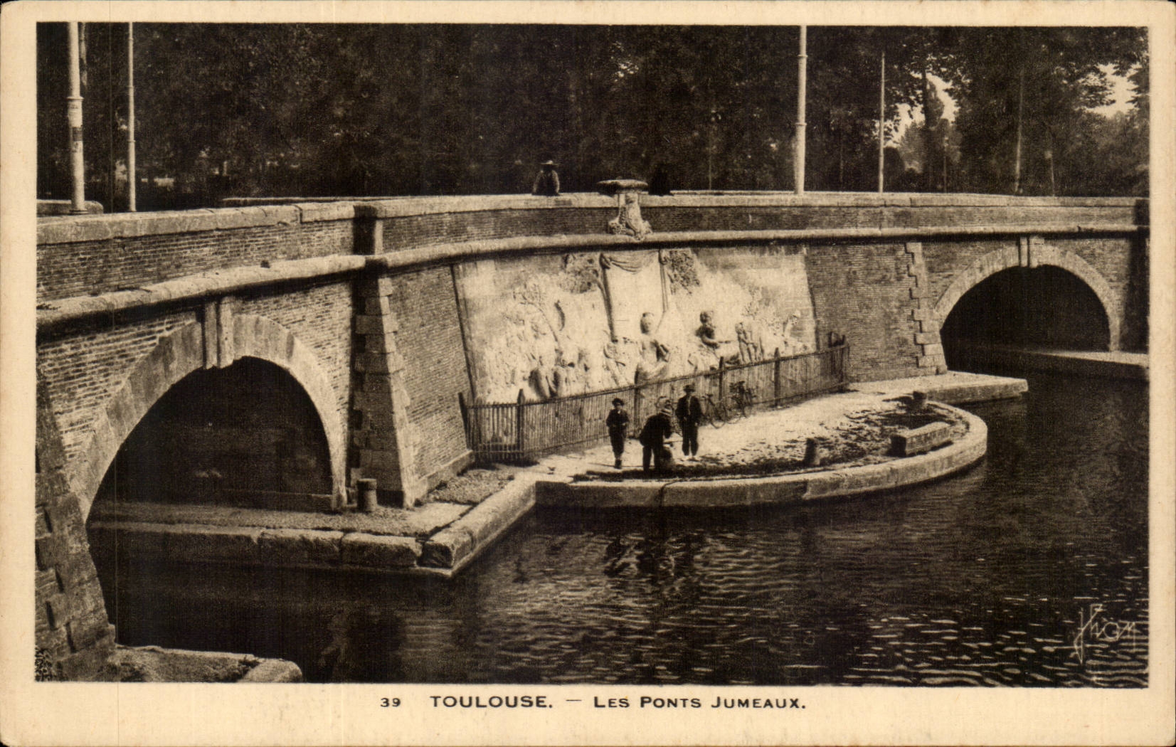 Toulouse CPA Les portes jumeaux