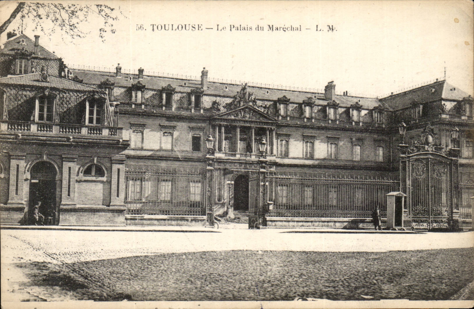 Toulouse CPA Le palais du Marechal