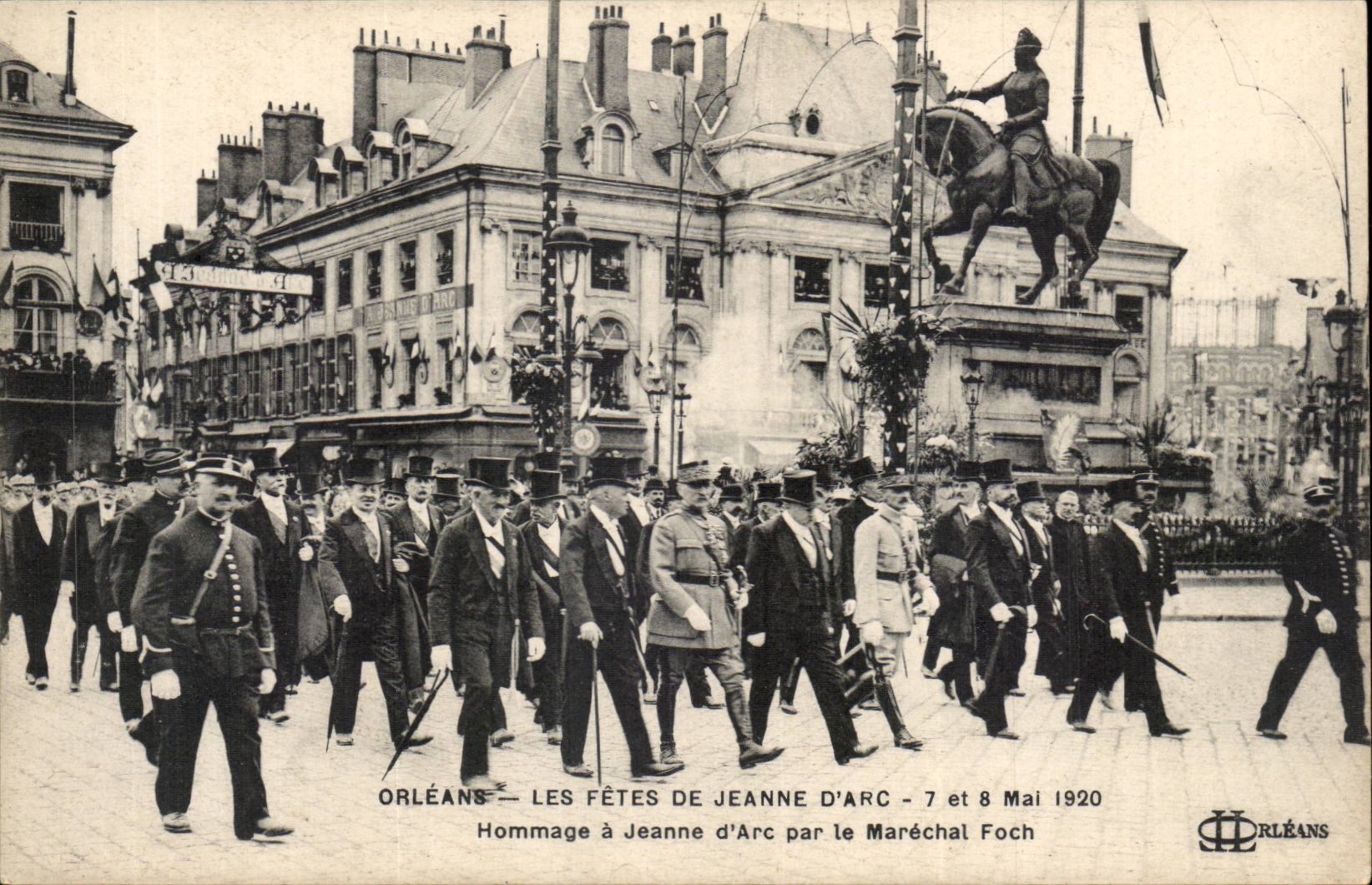 Orleans CPA the festivals of Jeanne of arc Hommage May 7th and 8th 1920 has Jeanne of arc by the Foch Marshal