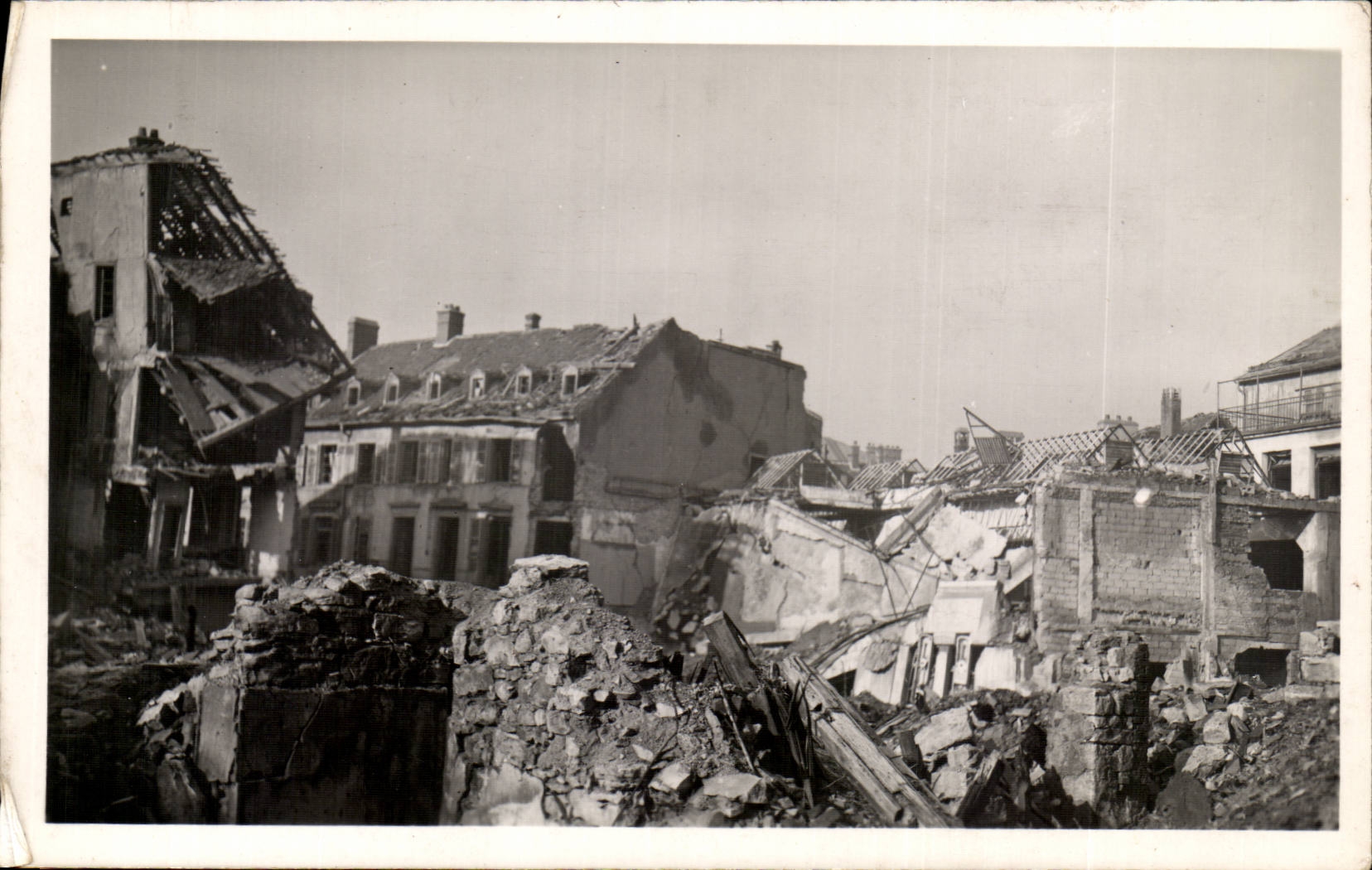 Real photo Cheap bombardee (militaria)