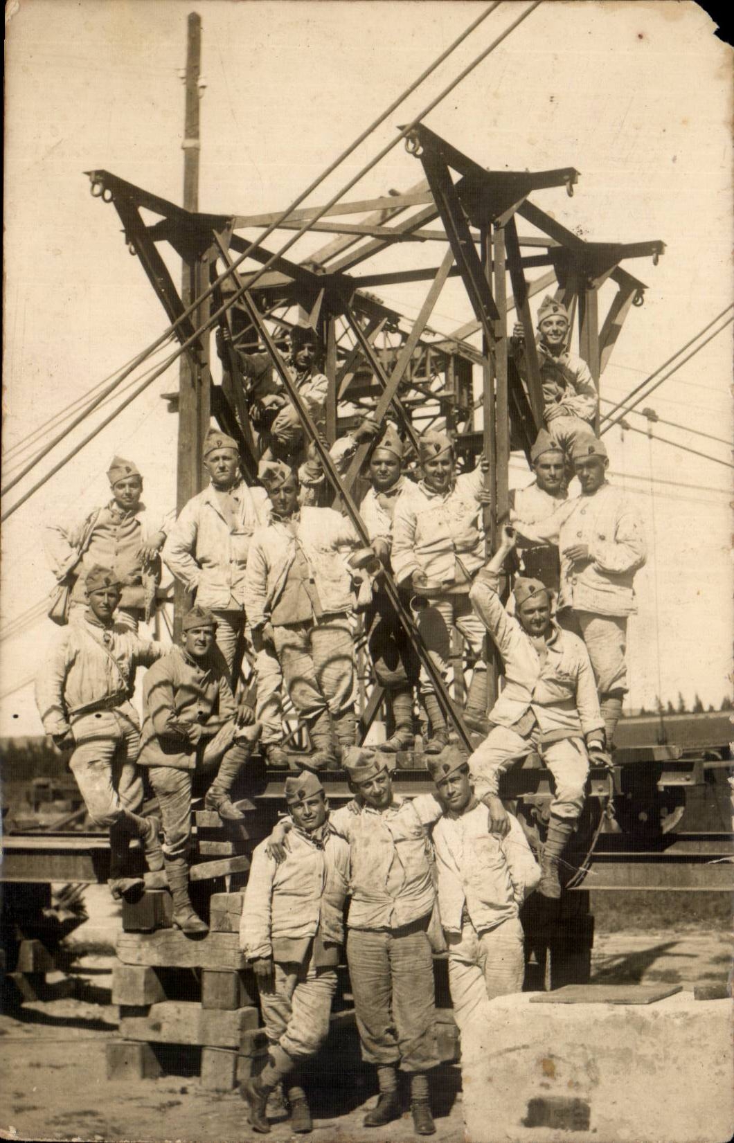 Real photo Regiment (militaria)