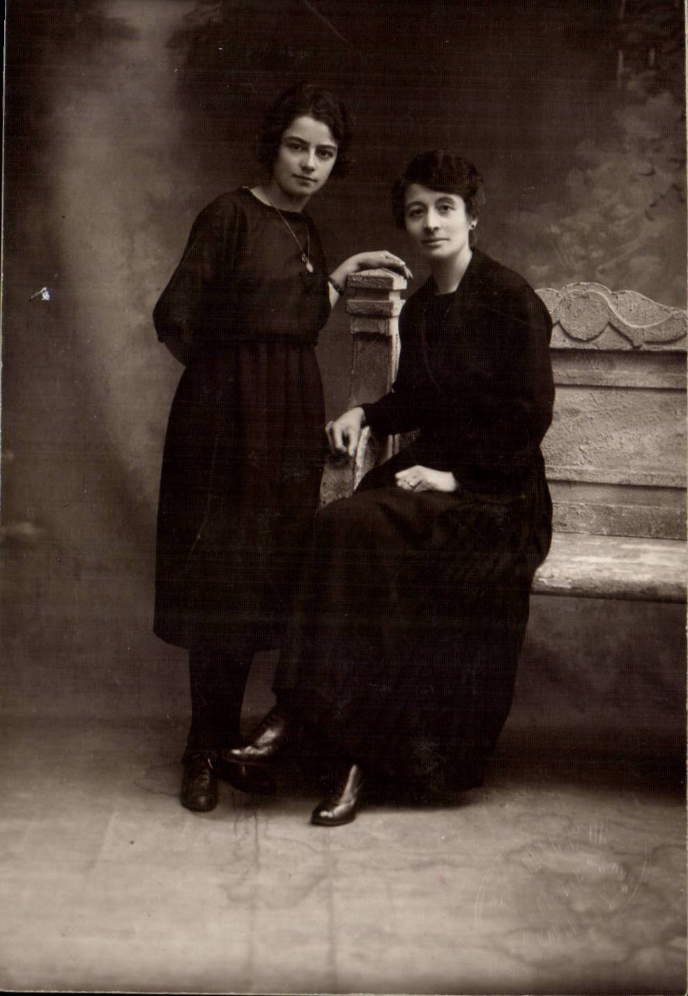 Real photo Women Jeanne Estrade (folklore costume)