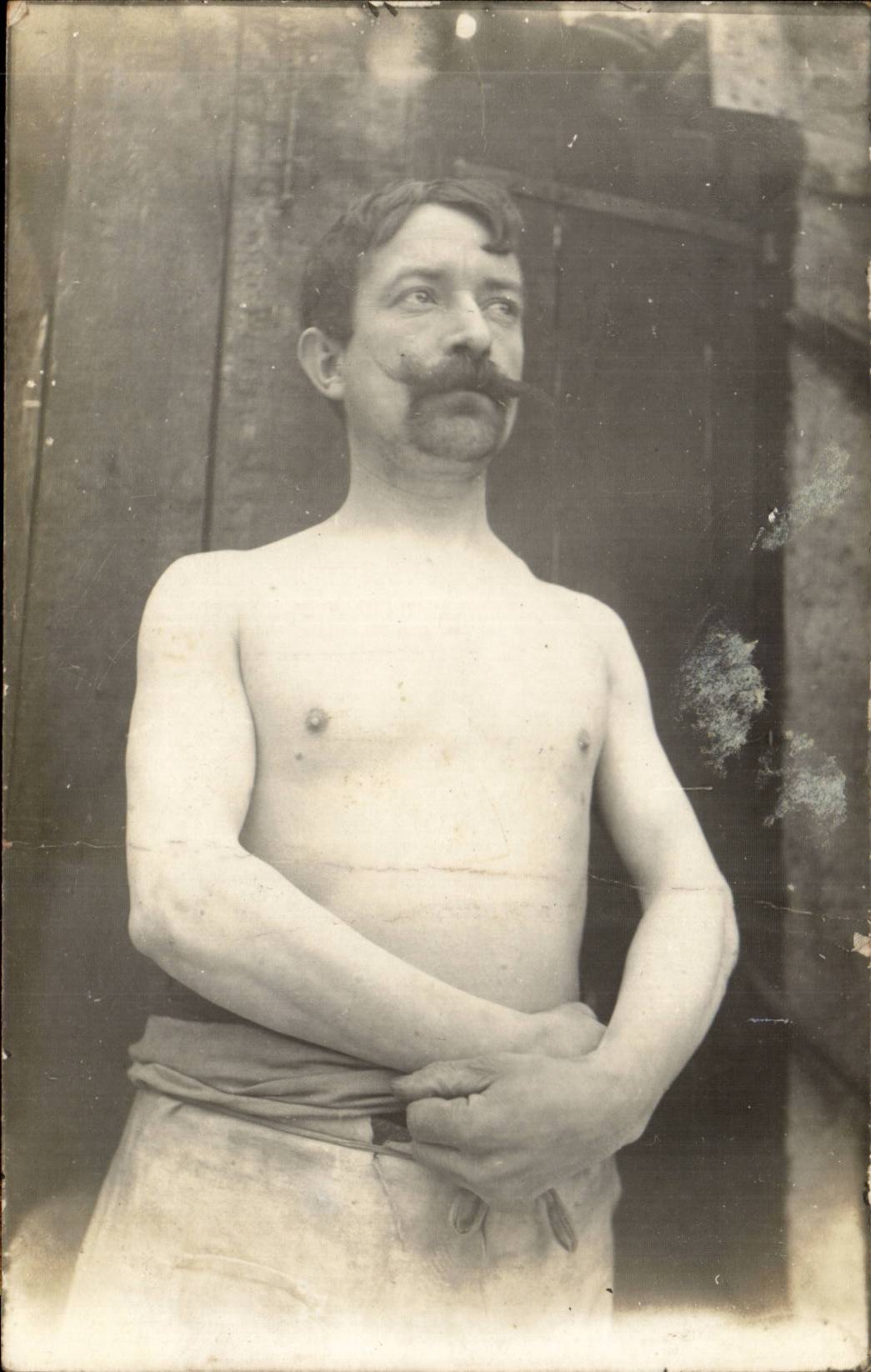 Real photo Man naked chest (Mrs Falquet Leicester Public garden London london)