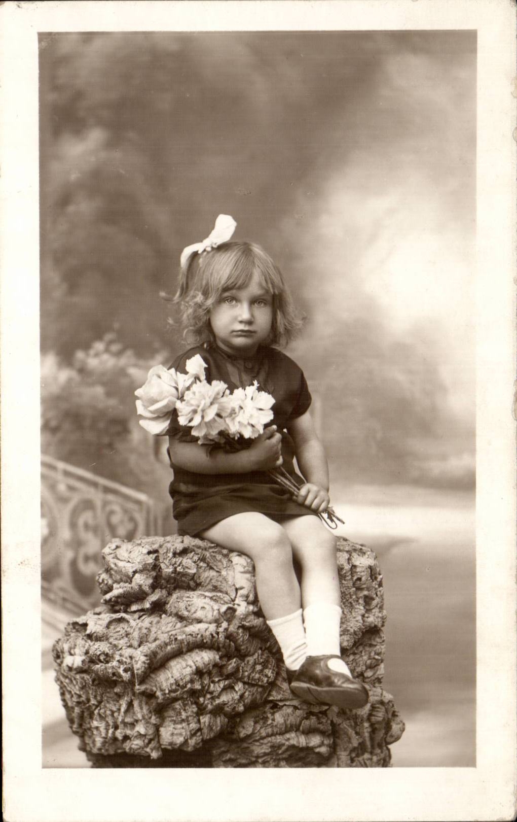 Real photo Child (imagination)