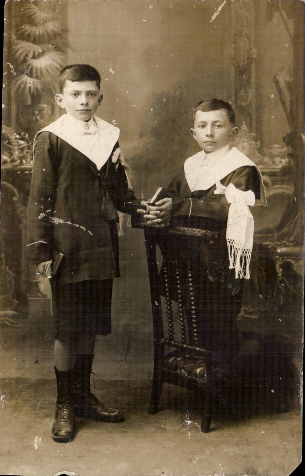 Wirkliche Foto Junge Communicants