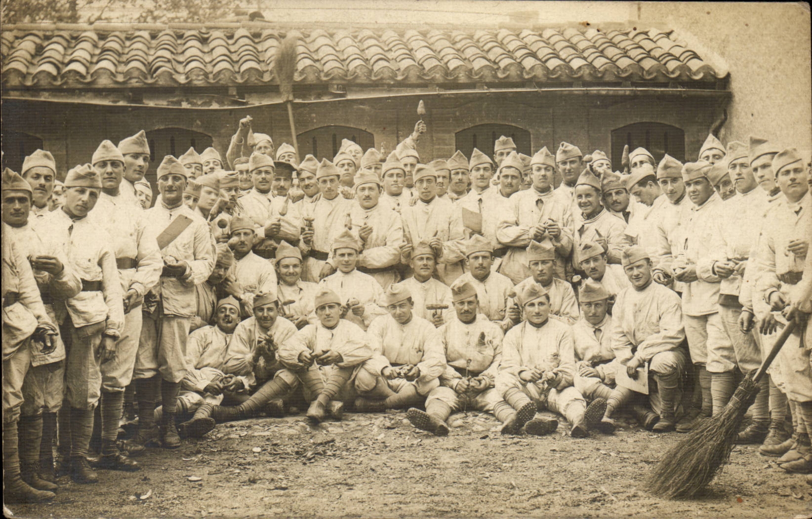 Military CPA Militaria Regiment