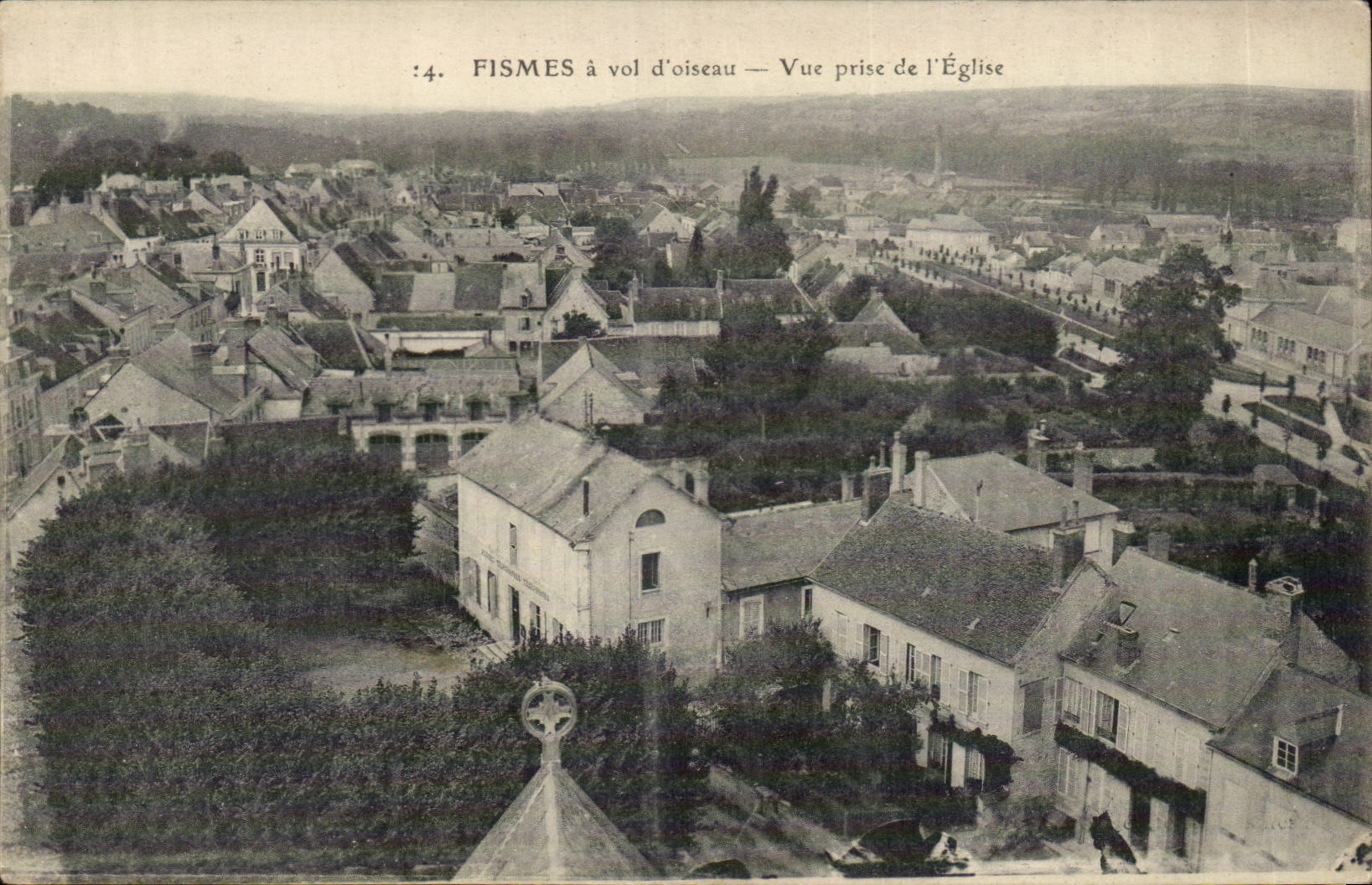 Fismes CPA Seen from of the church