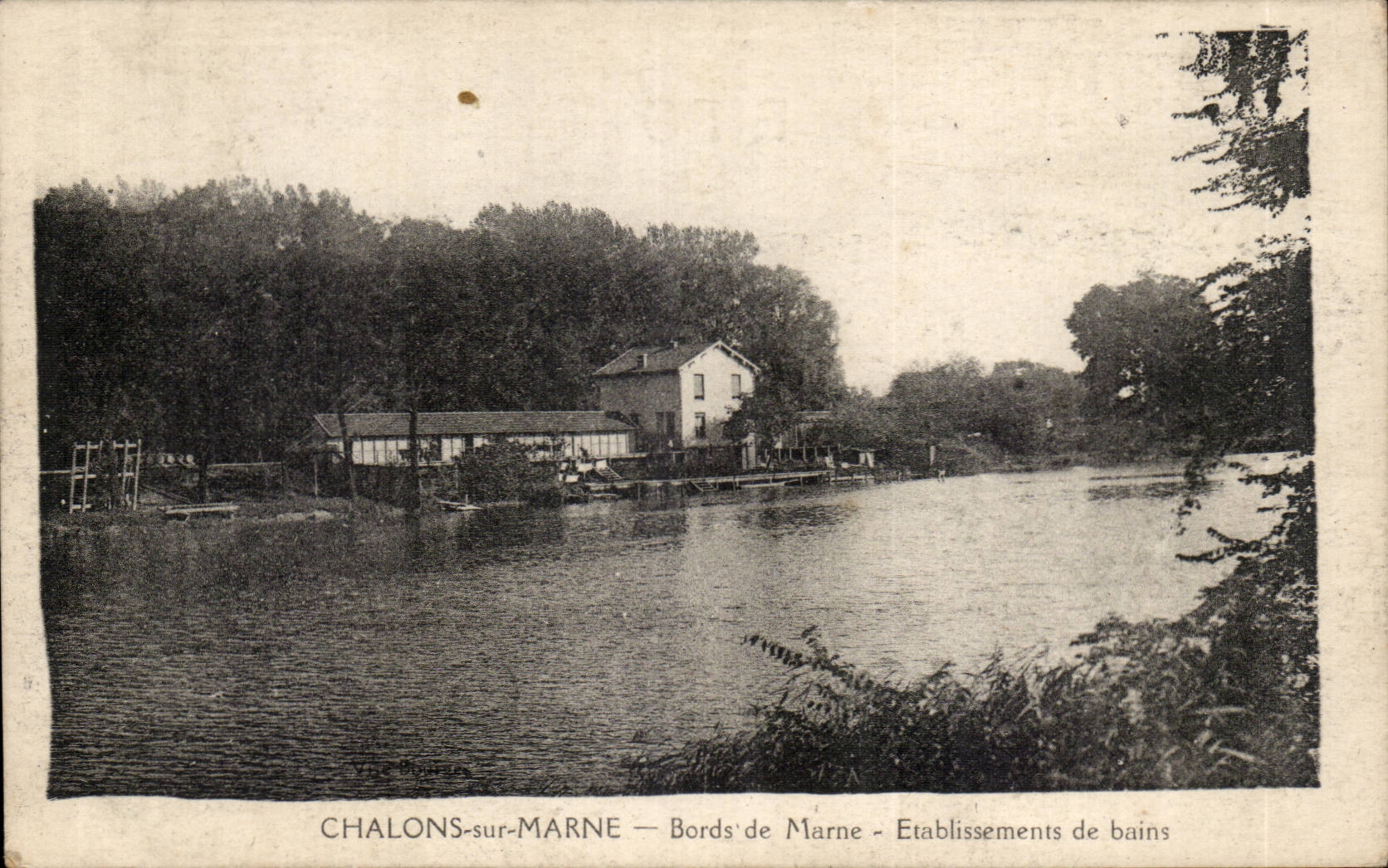 Trawl-nets on the Marne CPA Edges of the Marne Establishments of baths