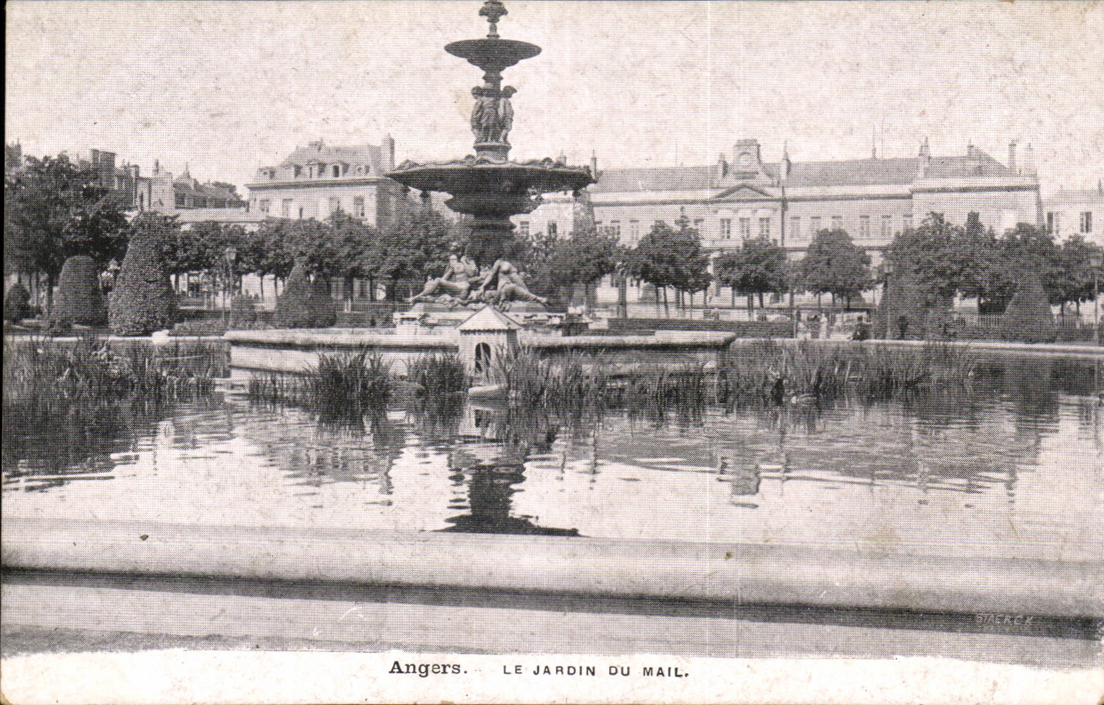 Angers CPA the garden of the Mall