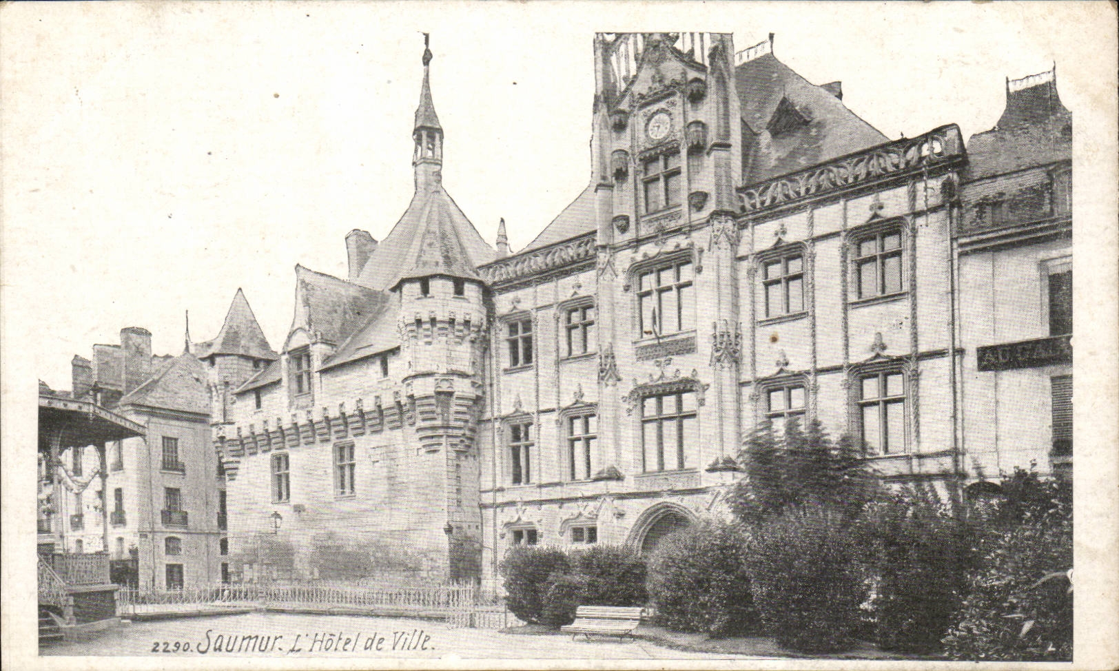 Saumur CPA the town hall