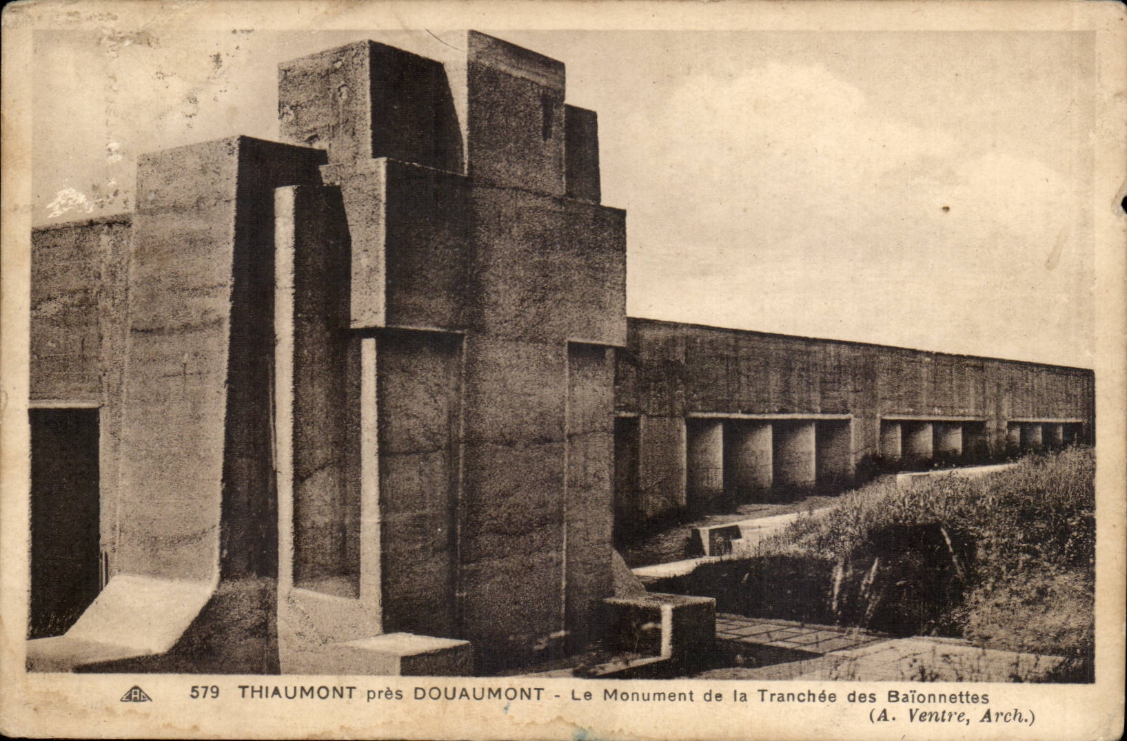 Thiaumont close Douaumont - the Monument of Sliced Bayonets - CPA