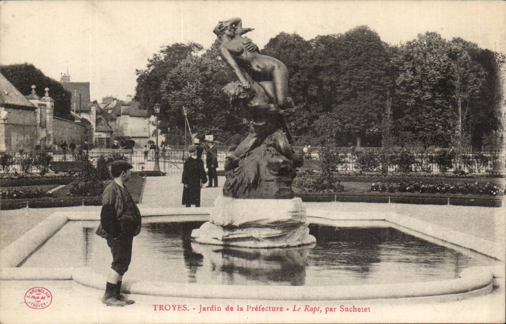 Troyes CPA the abduction by Suchetet public garden of the Prefecture