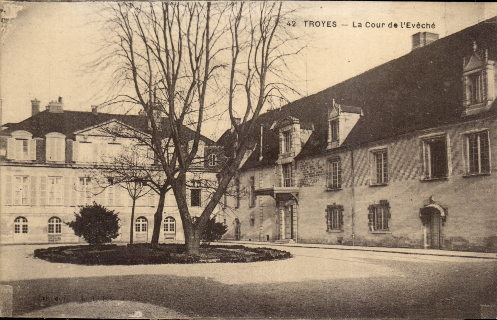 TRoyes CPA Eveche Court