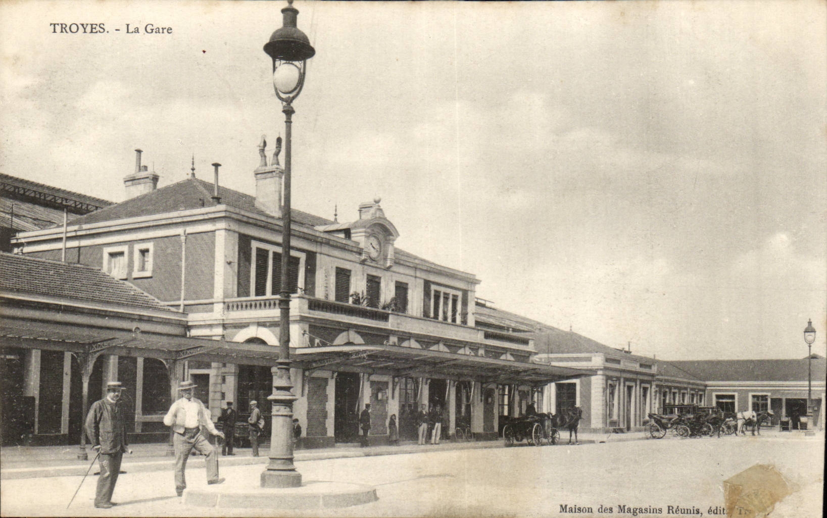TRoyes CPA Train station