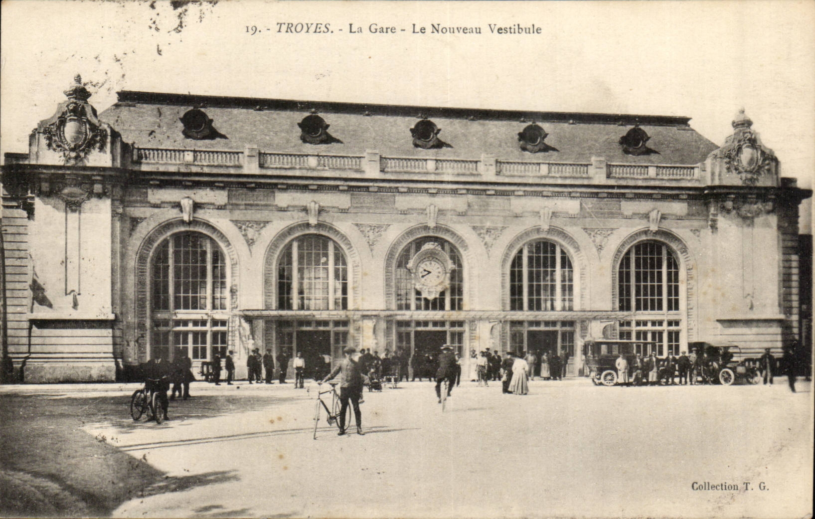 TRoyes CPA Train station the new hall