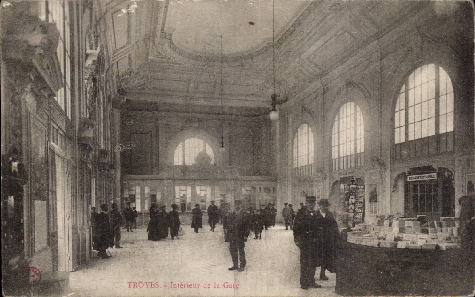 Interior TRoyes CPA of the station