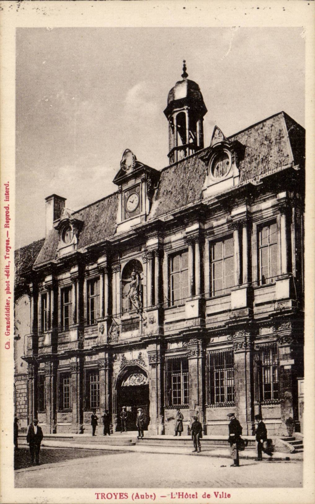TRoyes CPA Town hall