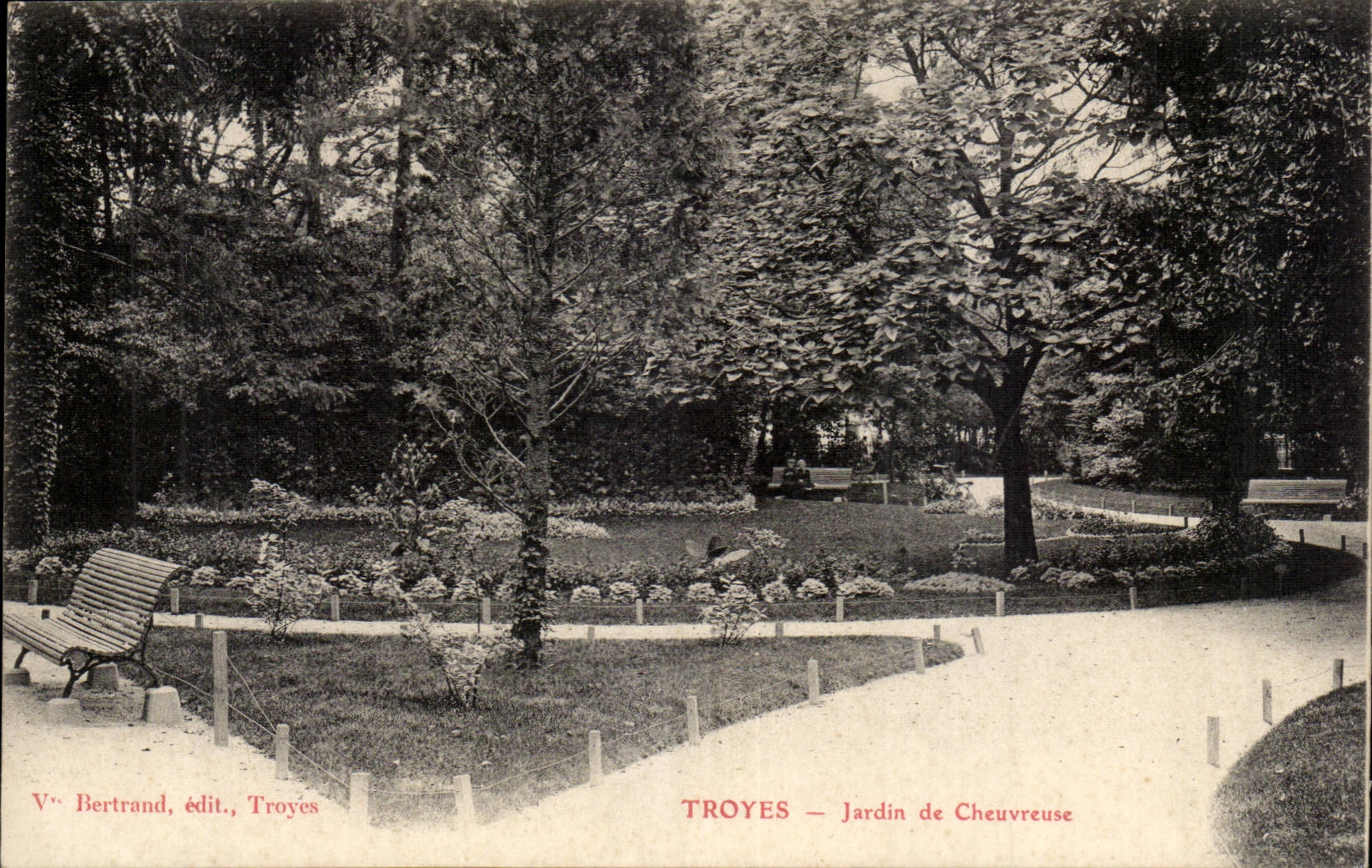 TRoyes CPA Garden of Chevreuse