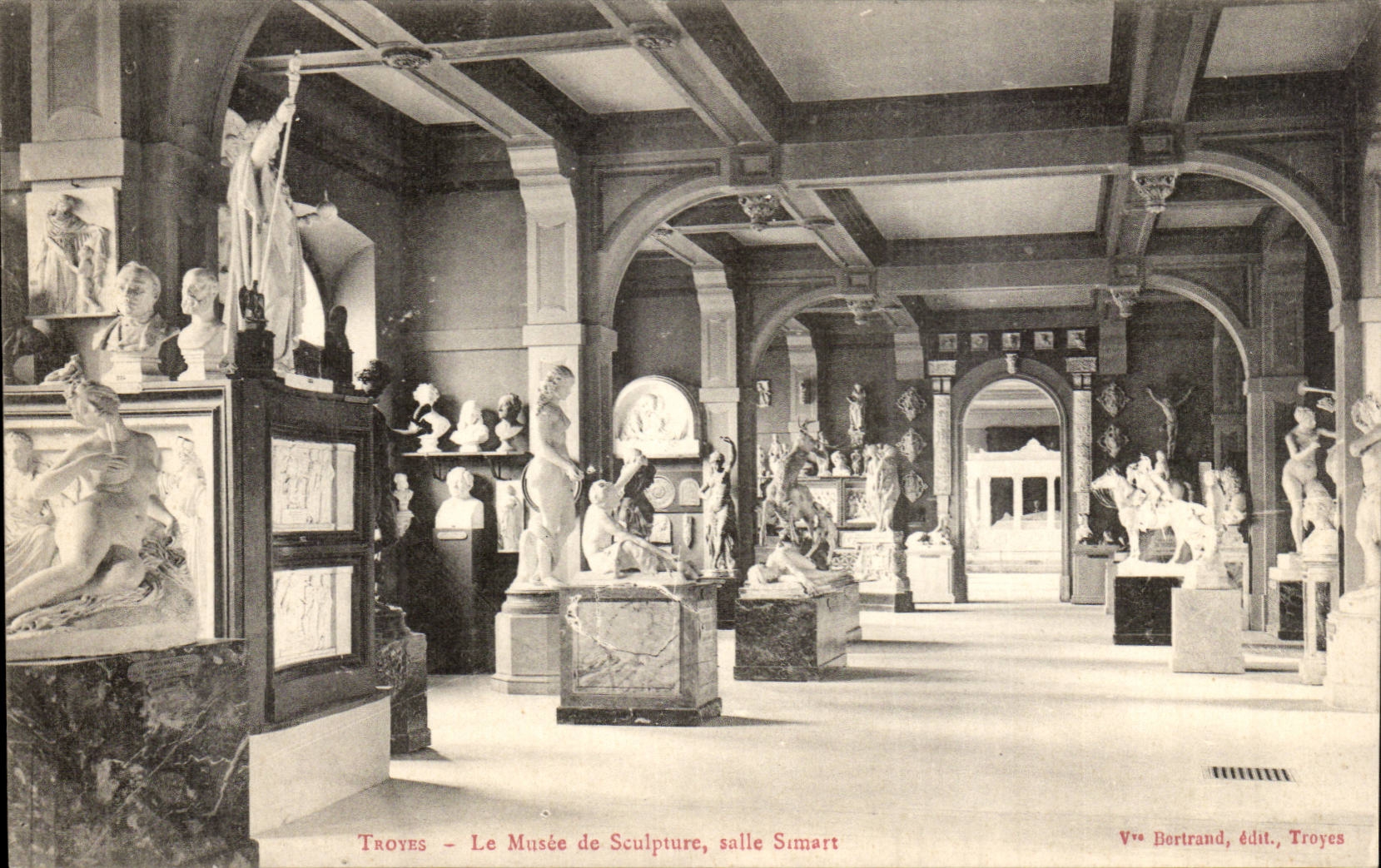 TRoyes CPA the museum of sculpture Simart Room