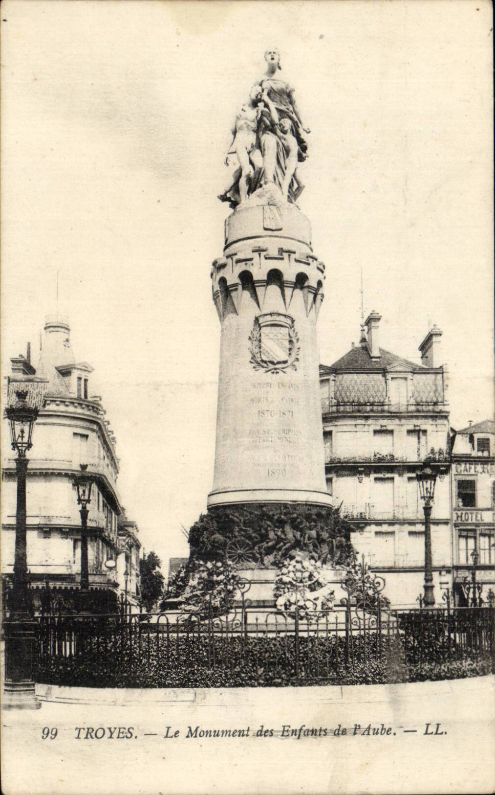 TRoyes CPA Monument of the children of the paddle
