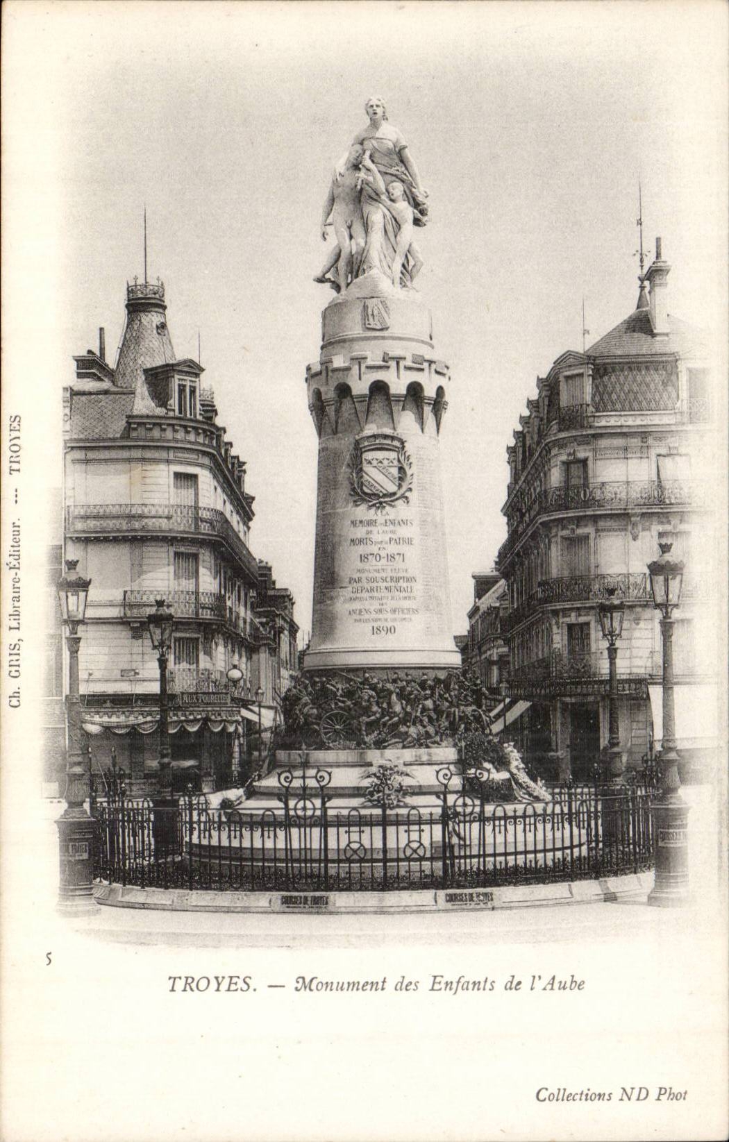 TRoyes CPA Monument of the children of the paddle