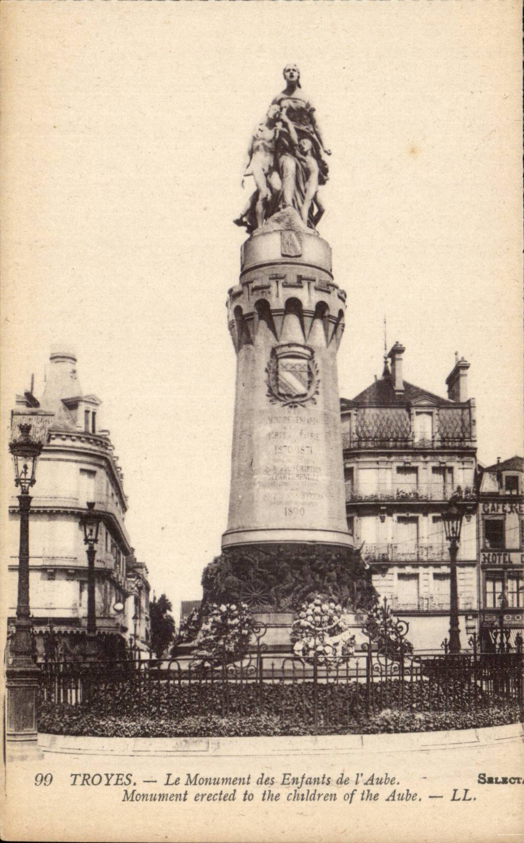 TRoyes CPA Monument of the children of the paddle