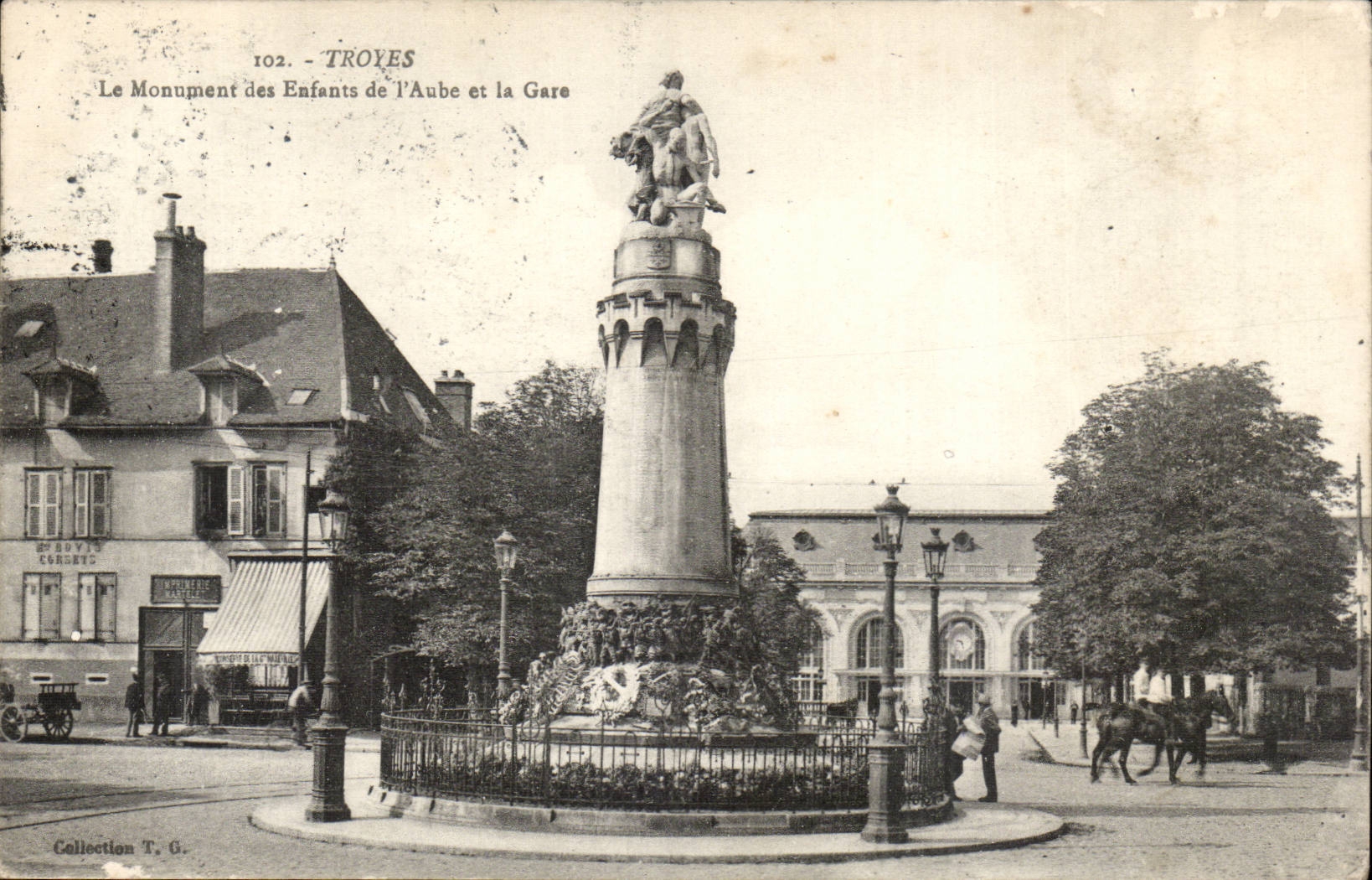 TRoyes CPA Monument of the children of the paddle and Train station
