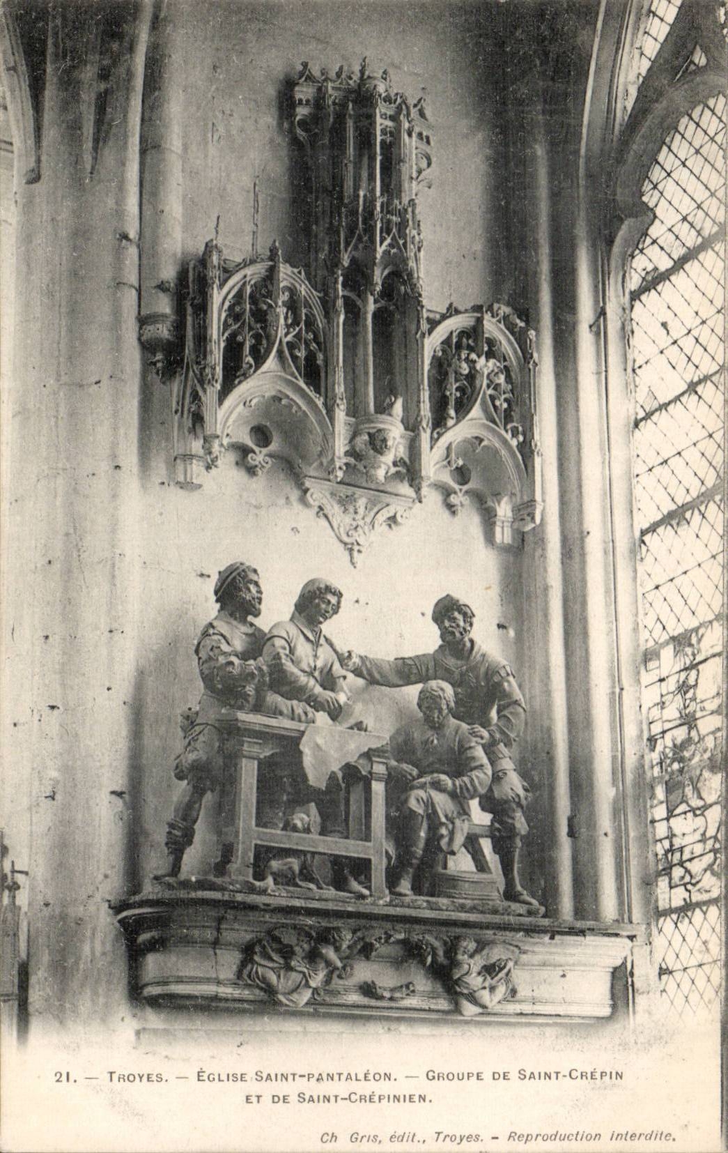 TRoyes CPA Interieur of the church Saint Pantaleon Groups Saint Crepin and holy Crepinien