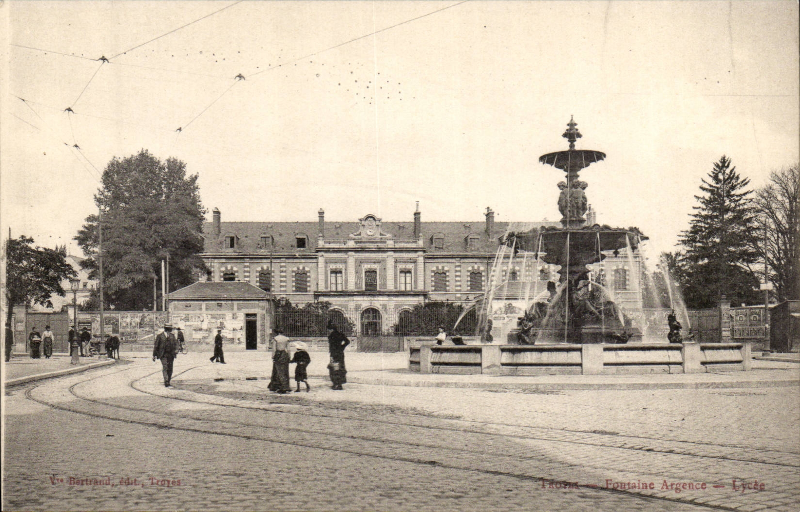 TRoyes CPA the Argence fountain and the college