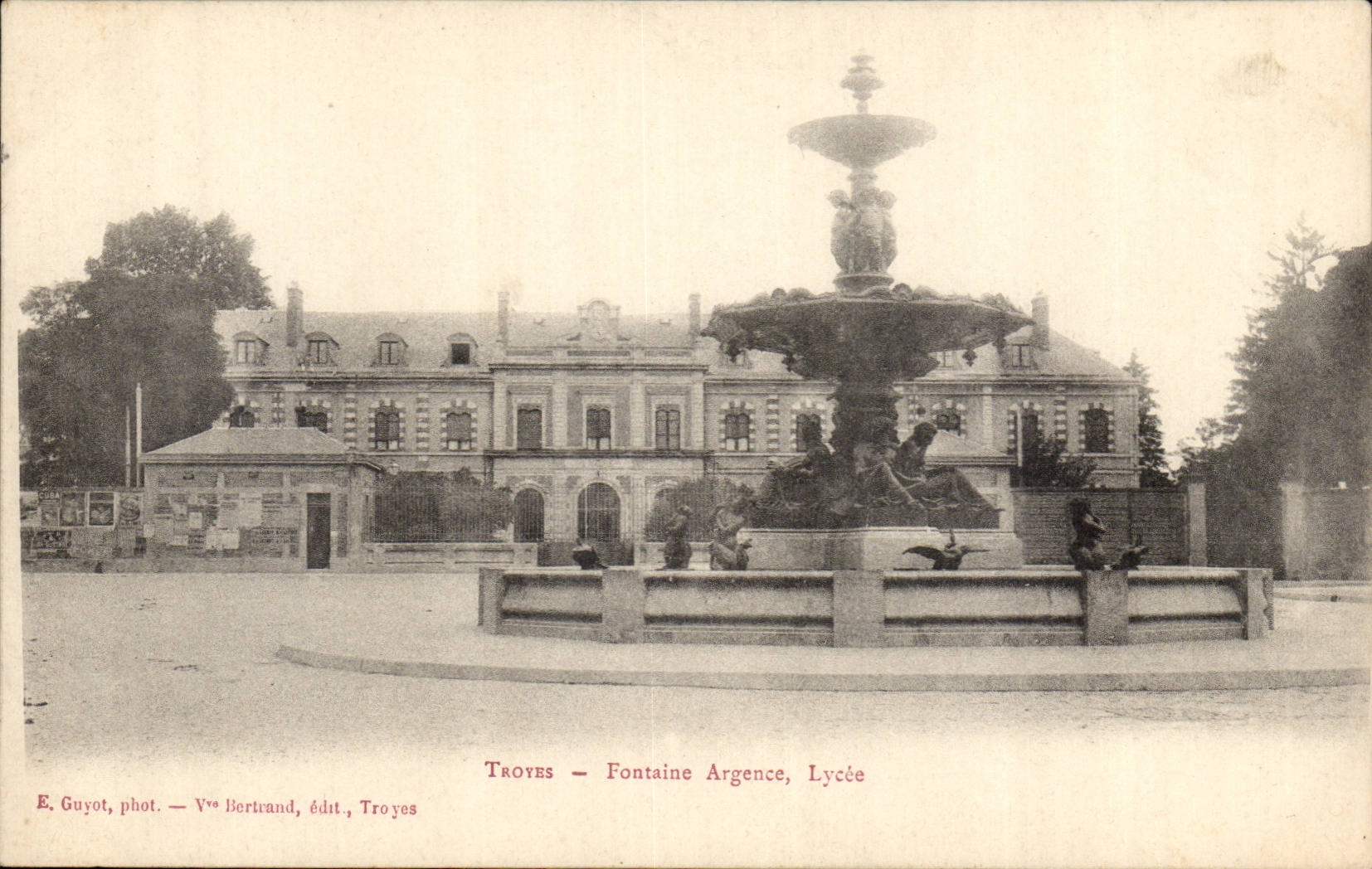 TRoyes CPA the Argence fountain and the college