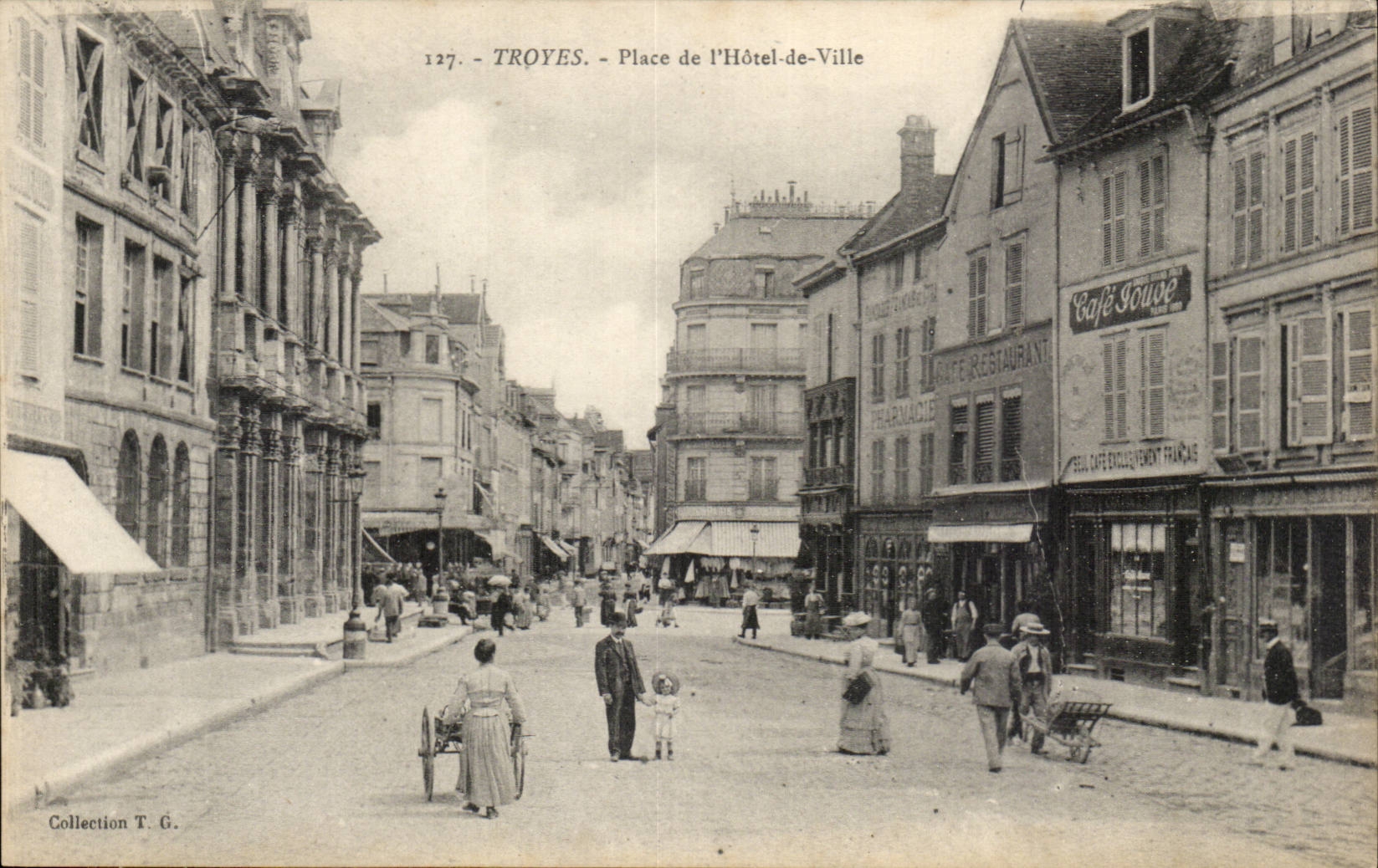 Troyes CPA Places town hall