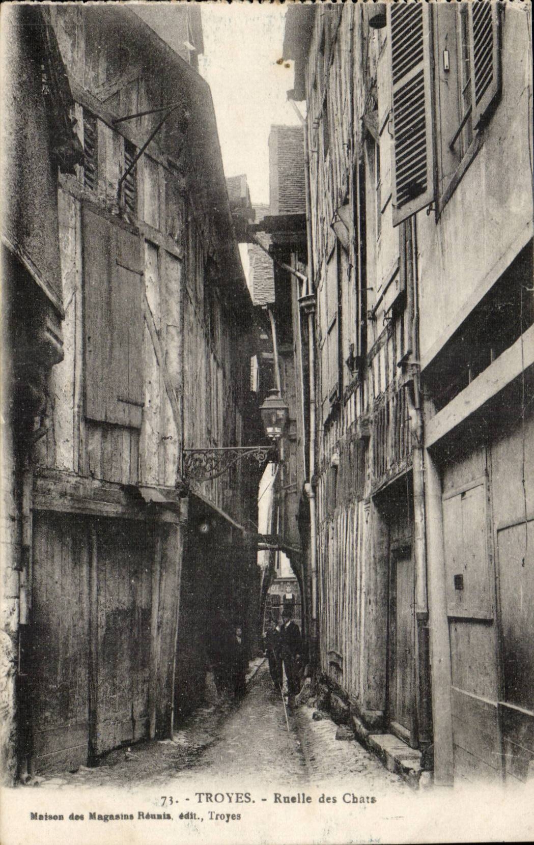 Troyes CPA Lane of the cats