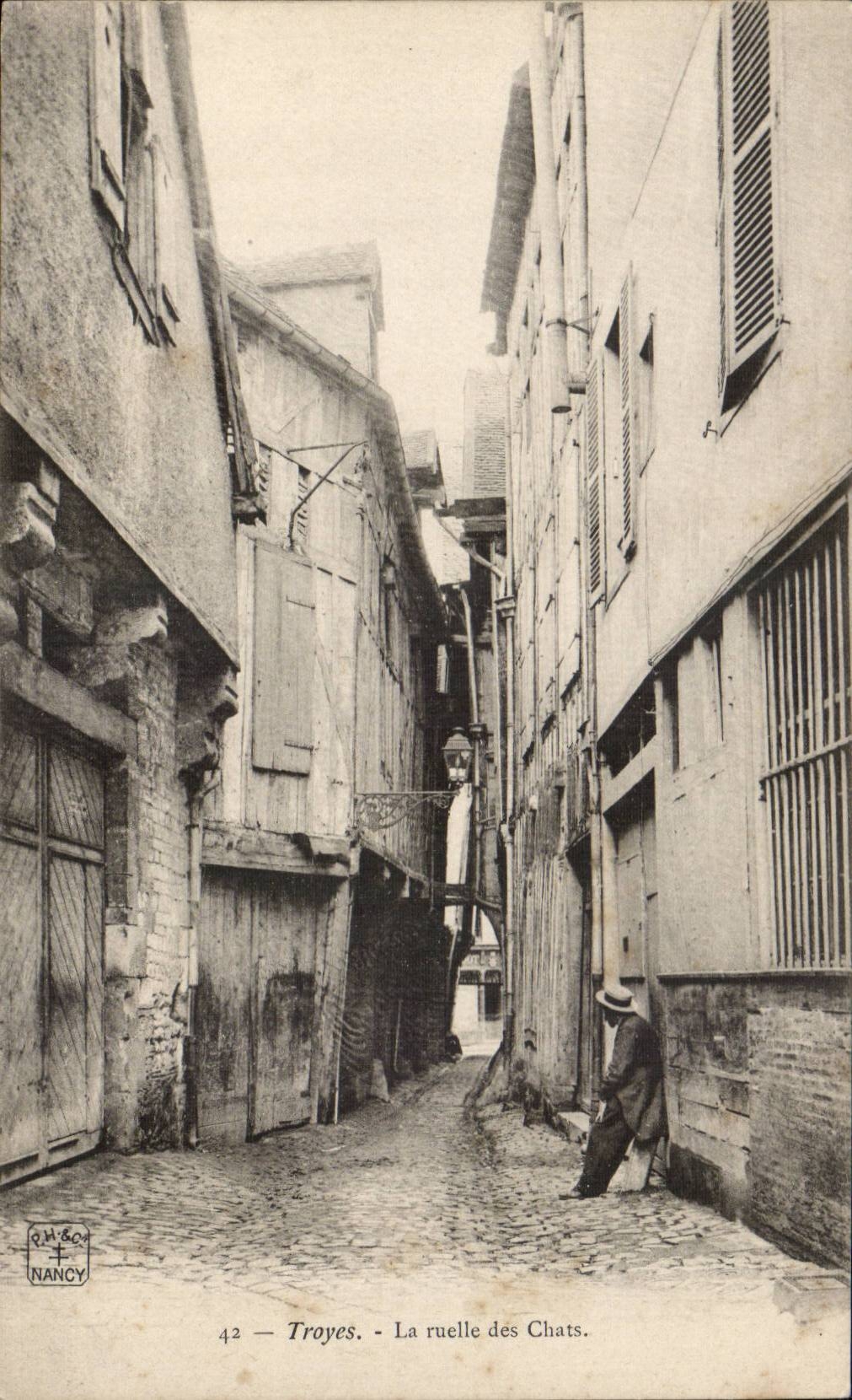 Troyes CPA the lane of the cats