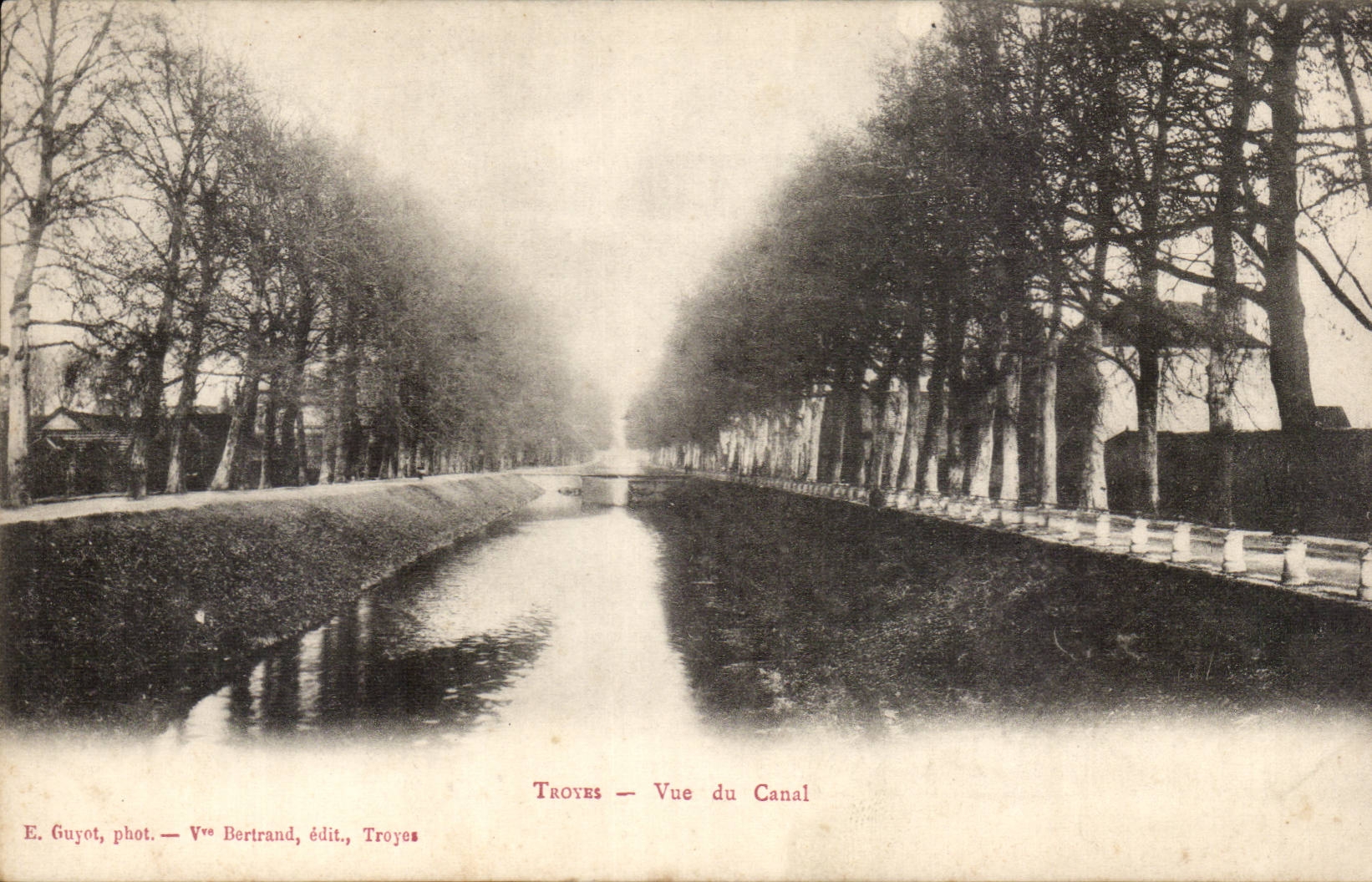 Troyes CPA Seen of the canal