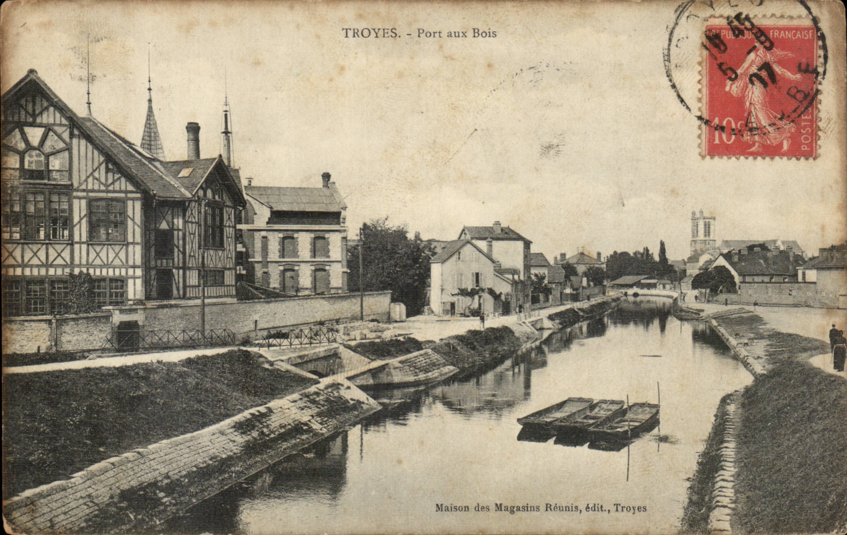Troyes CPA the port with wood