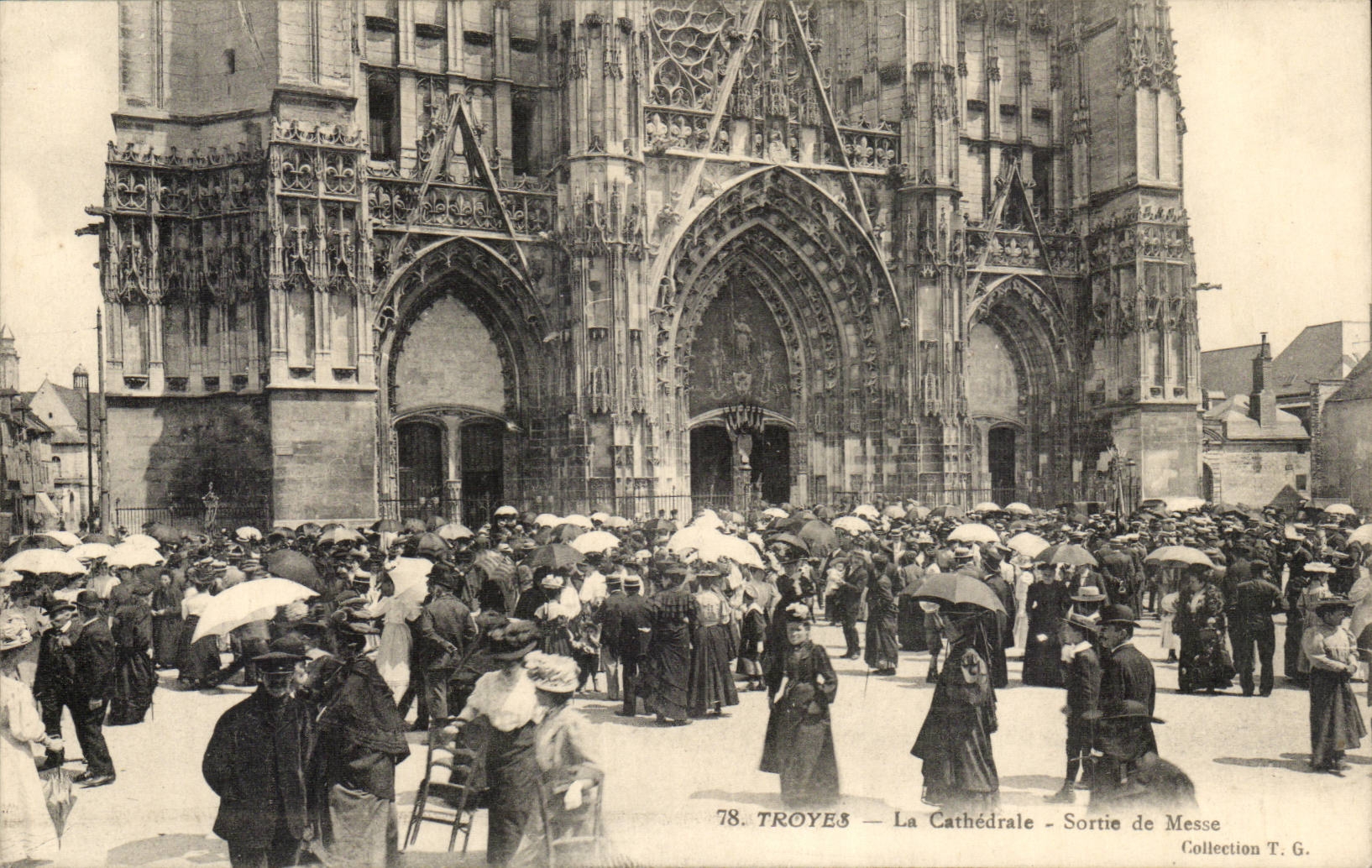 TRoyes CPA the cathedral Left mass