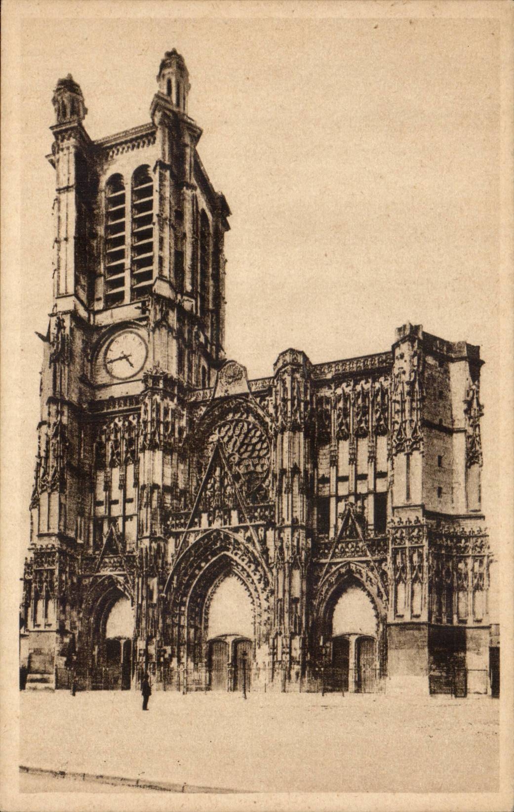 TRoyes CPA the cathedral Saint Pierre