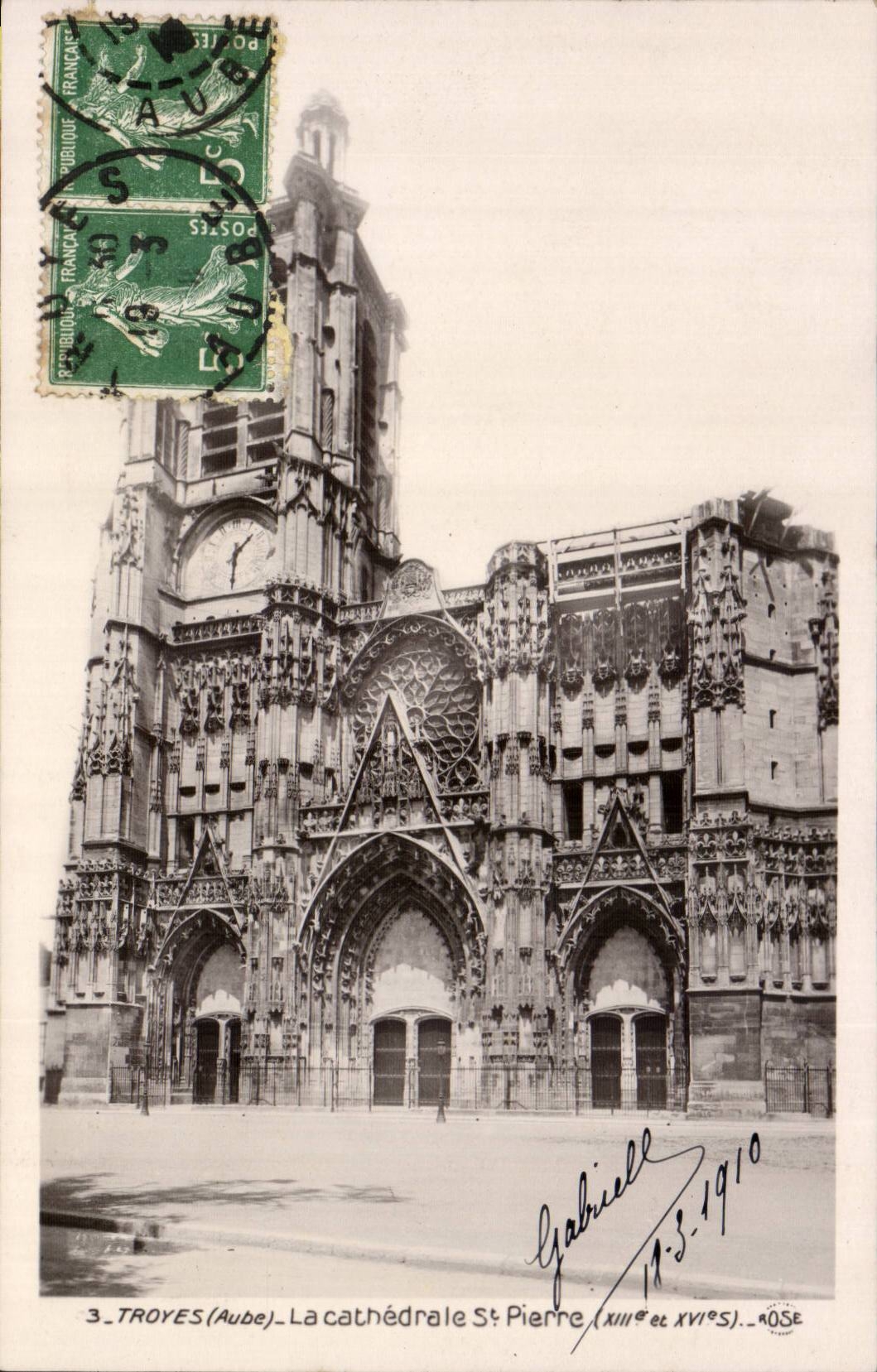 TRoyes CPA the cathedral St hones