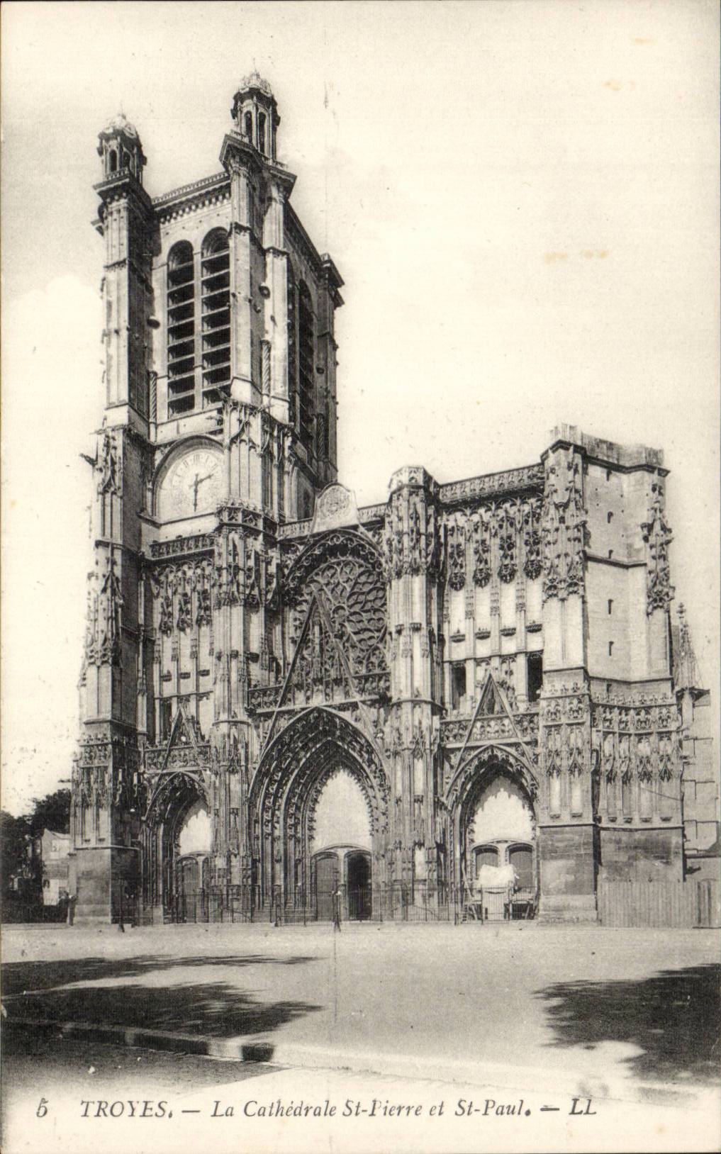 TRoyes CPA the cathedral St hones and St Paul