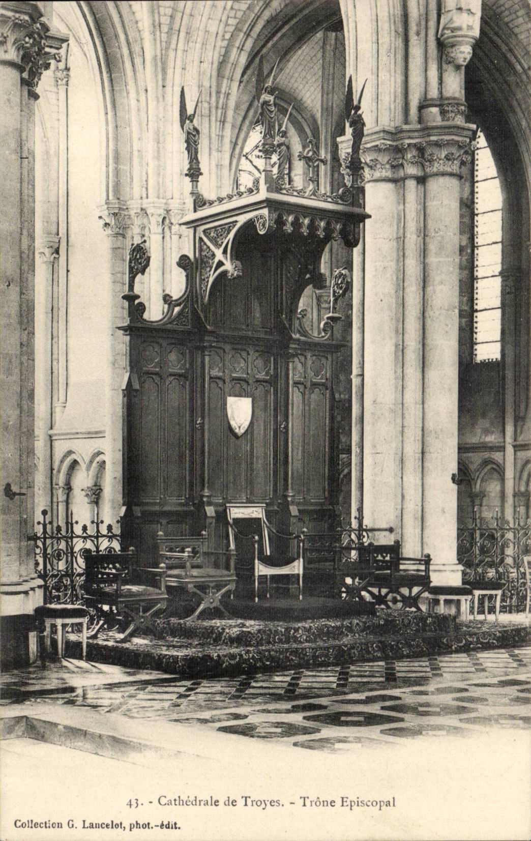 TRoyes CPA the cathedral episcopal Throne