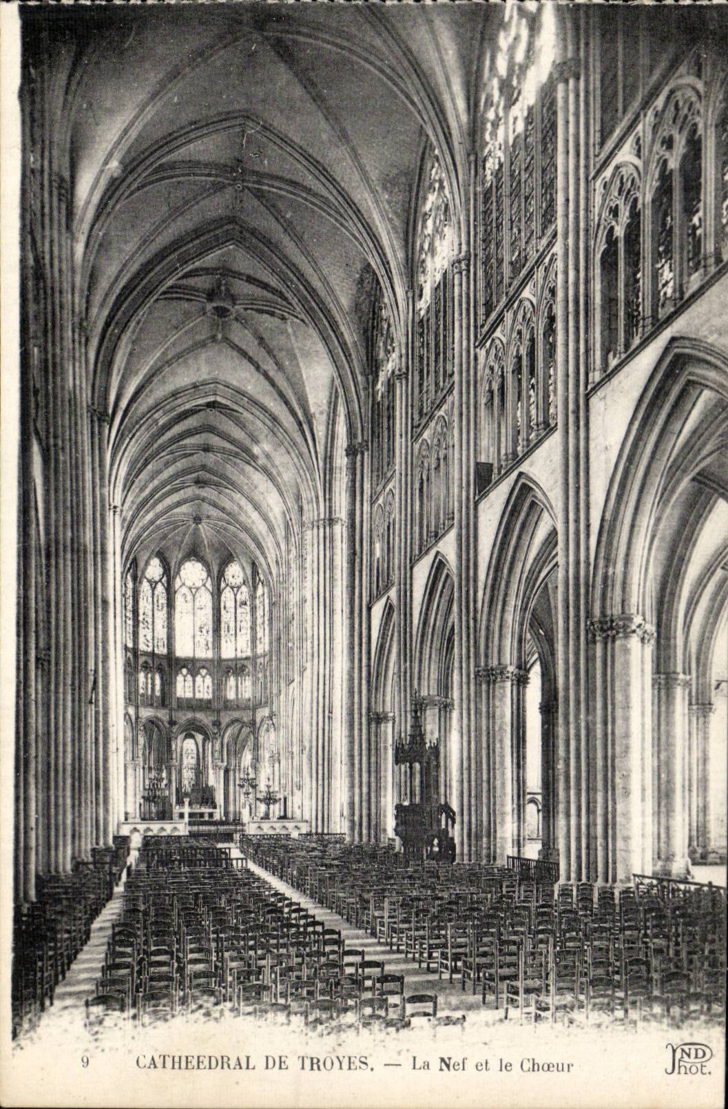TRoyes CPA the cathedral the nave and chorus