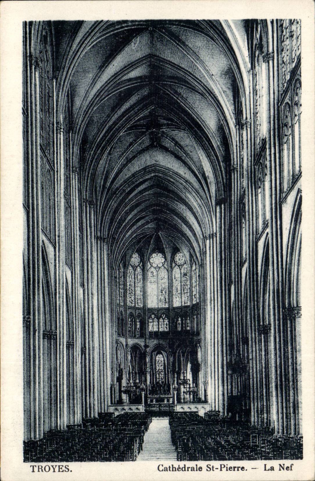 TRoyes CPA the cathedral Saint Pierre the nave
