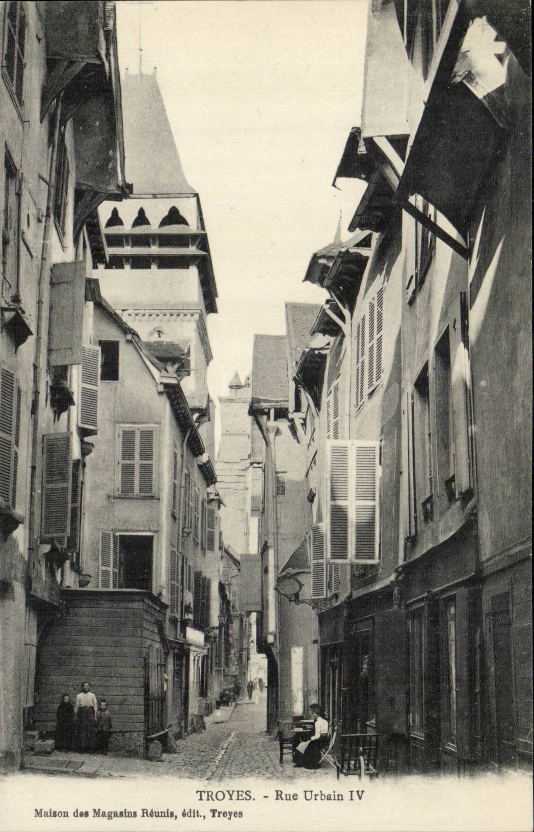 Troyes CPA Street Urbain IV