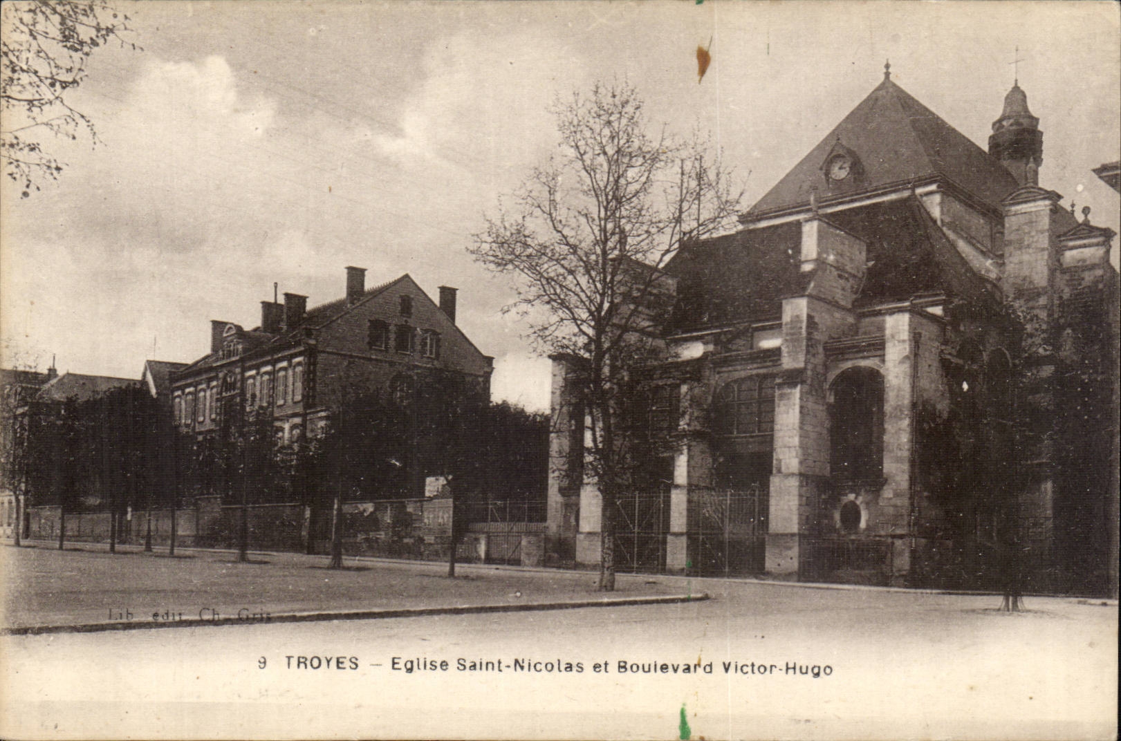 Troyes CPA Church Saint Nicolas and boulevard Victor Hugo